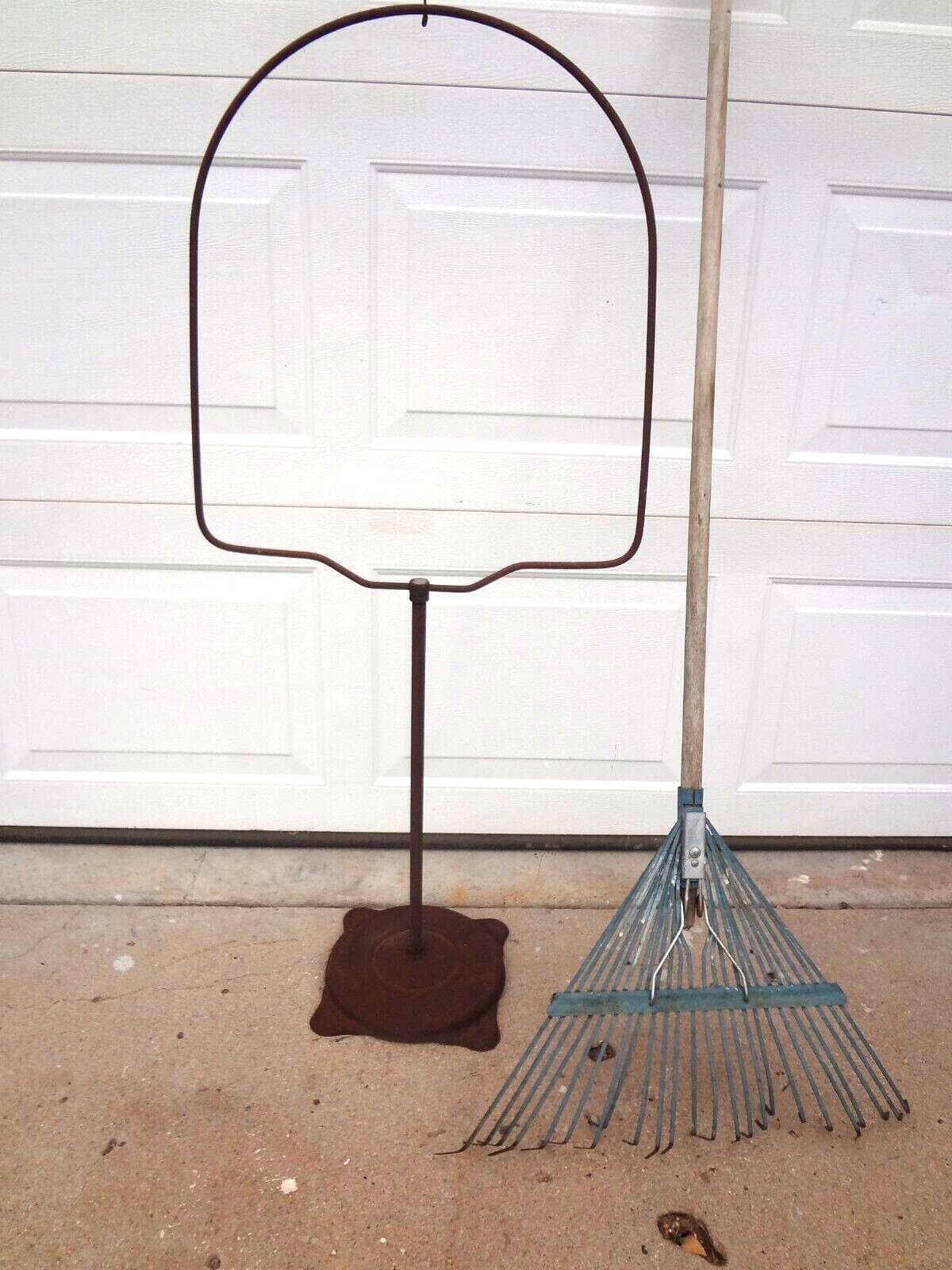 Vintage Antique Bird Cage Stand. Table Top / Short Stand 2