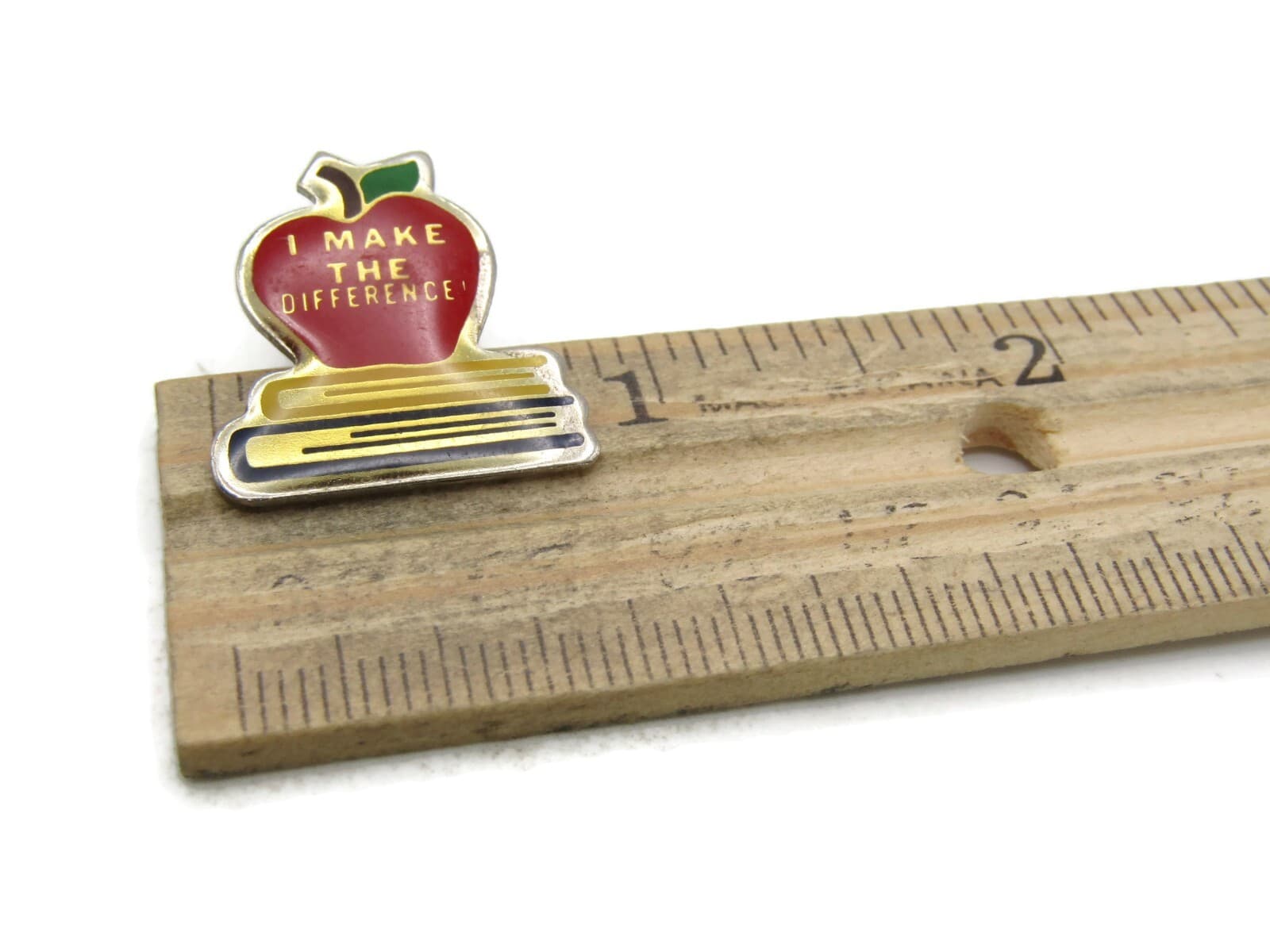 I Make The Difference Red Apple & Books Pin Gold Tone 4