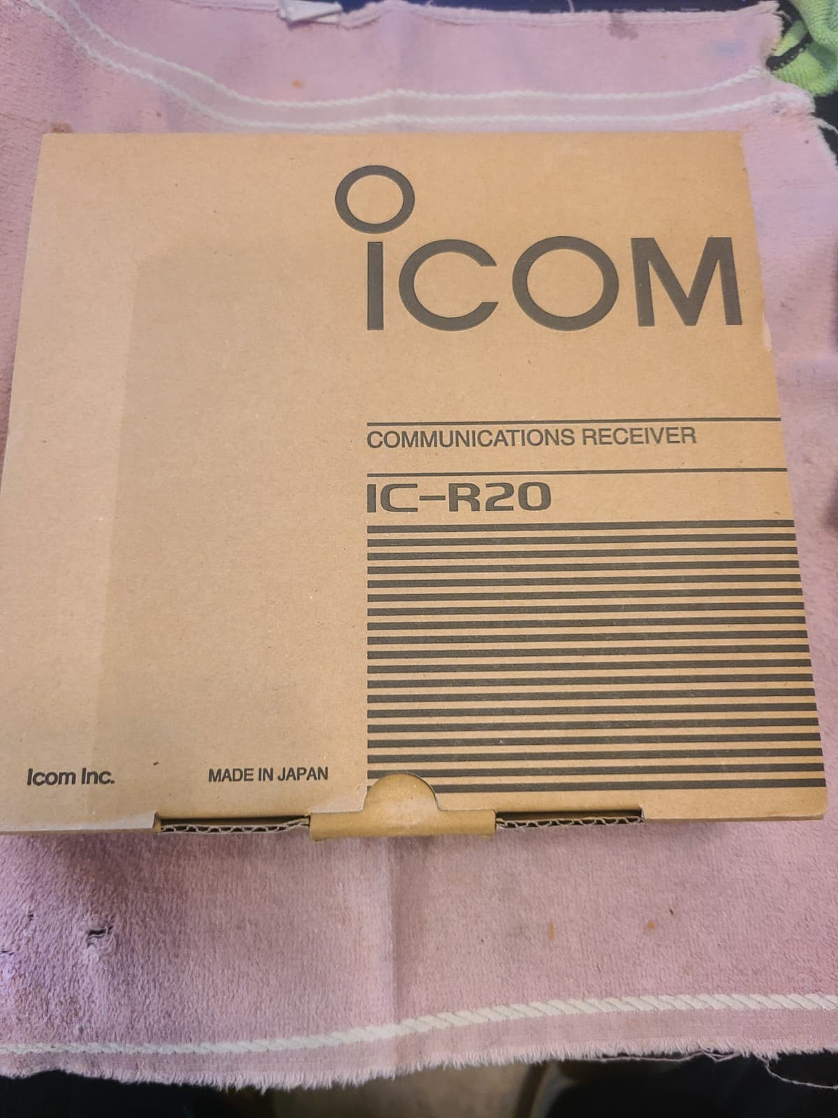 ICOM IC-R20 Handheld Communications Receiver with software 2