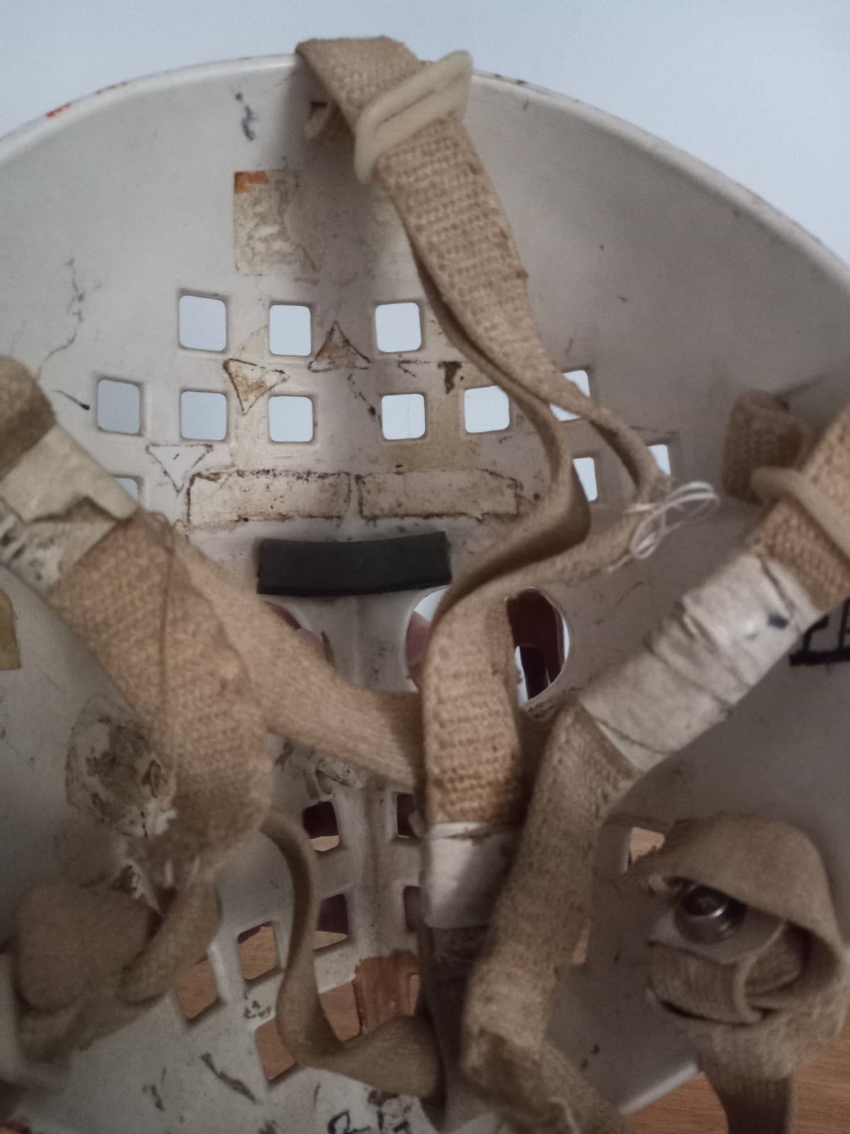 Cooper HM6 Vintage Hockey Goalie Mask 6