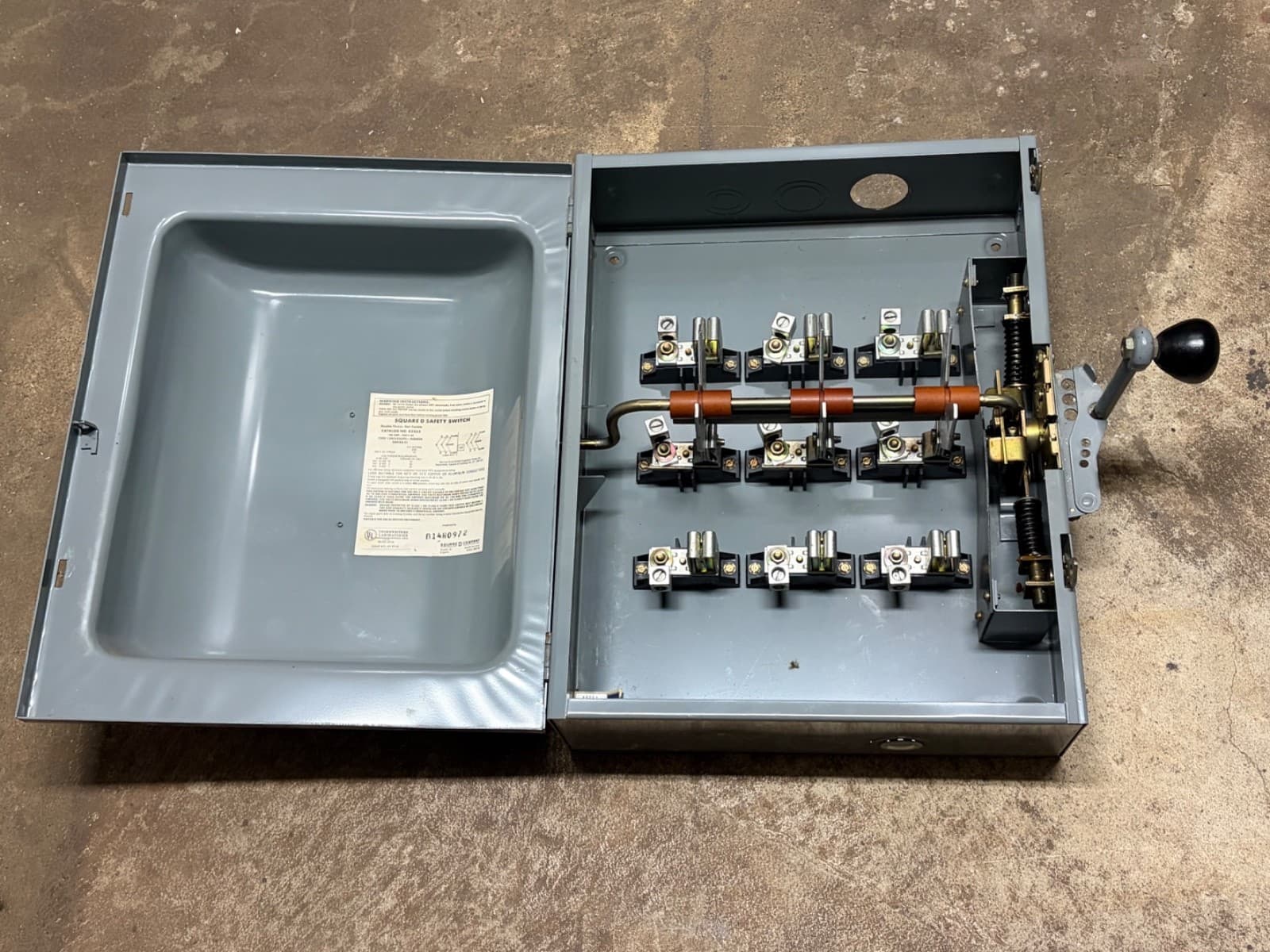 Square D 82353 100-Amp 240-VAC Double Throw Manual Transfer Switch 3-Pole 3