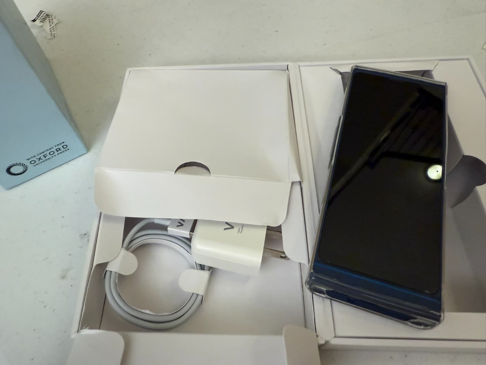 Vasco Smart Voice Translator V4 - Translates 108 Languages in Box 4