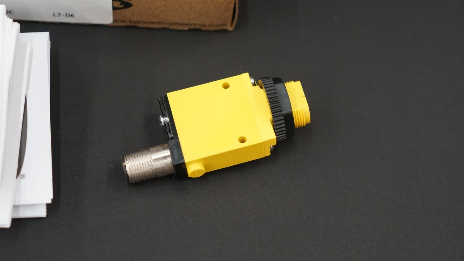 Banner Engineering SM31RQD Photoelectric Sensor, Mini-Beam Series, 10-30VDC 5