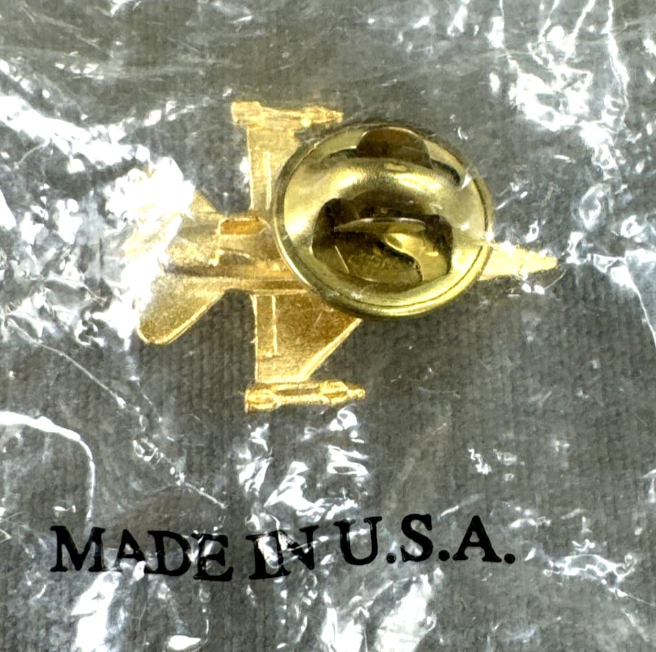 New F-16 Fighting Falcon Pin Gold Tone Metal Tie Lapel Hat Tac Vintage Air Force 2