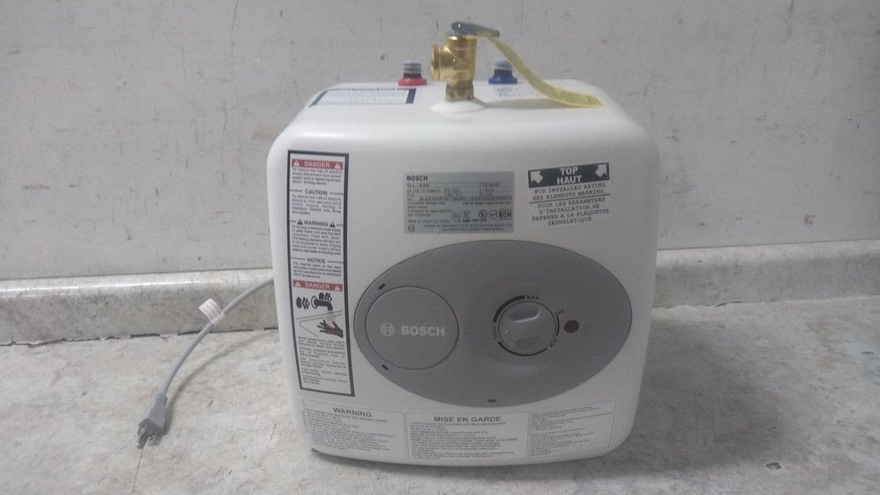 Bosch ES4 4 Gal Tank Capacity 120VAC 1440W Point-of-Use Water Heater 4