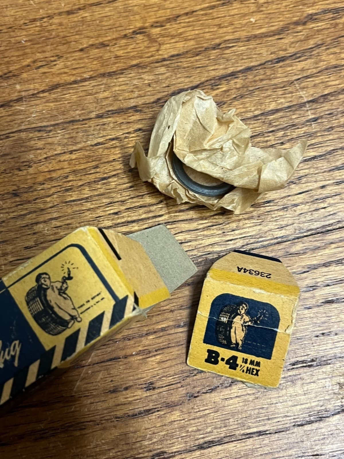 NOS Vintage Fisk Tire B-4 Spark Plug 18mm 7/8" Hex w/ Original Box 5