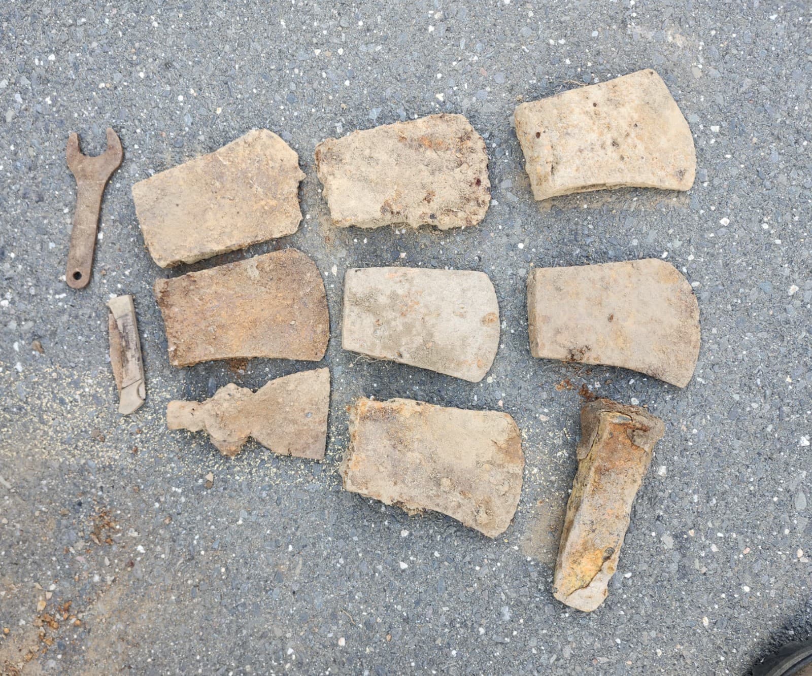 Lot Of Metal Detected Axes Sold As Is (Rustybold Axes)i Dont Know Whats Under...