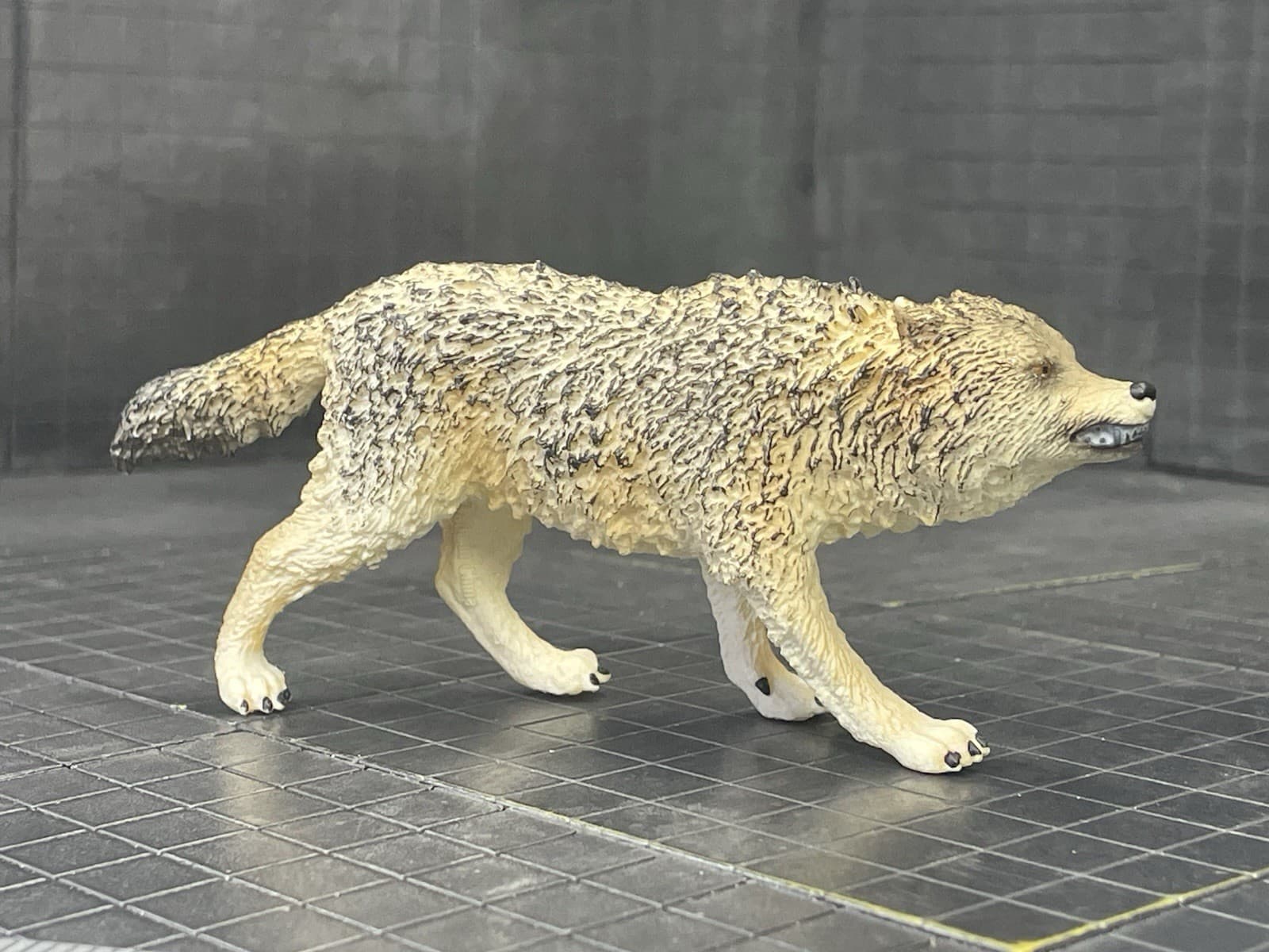 Schleich Growling Snarling Wolf Wildlife Toy Figure 2014 Canine Toy Figurine