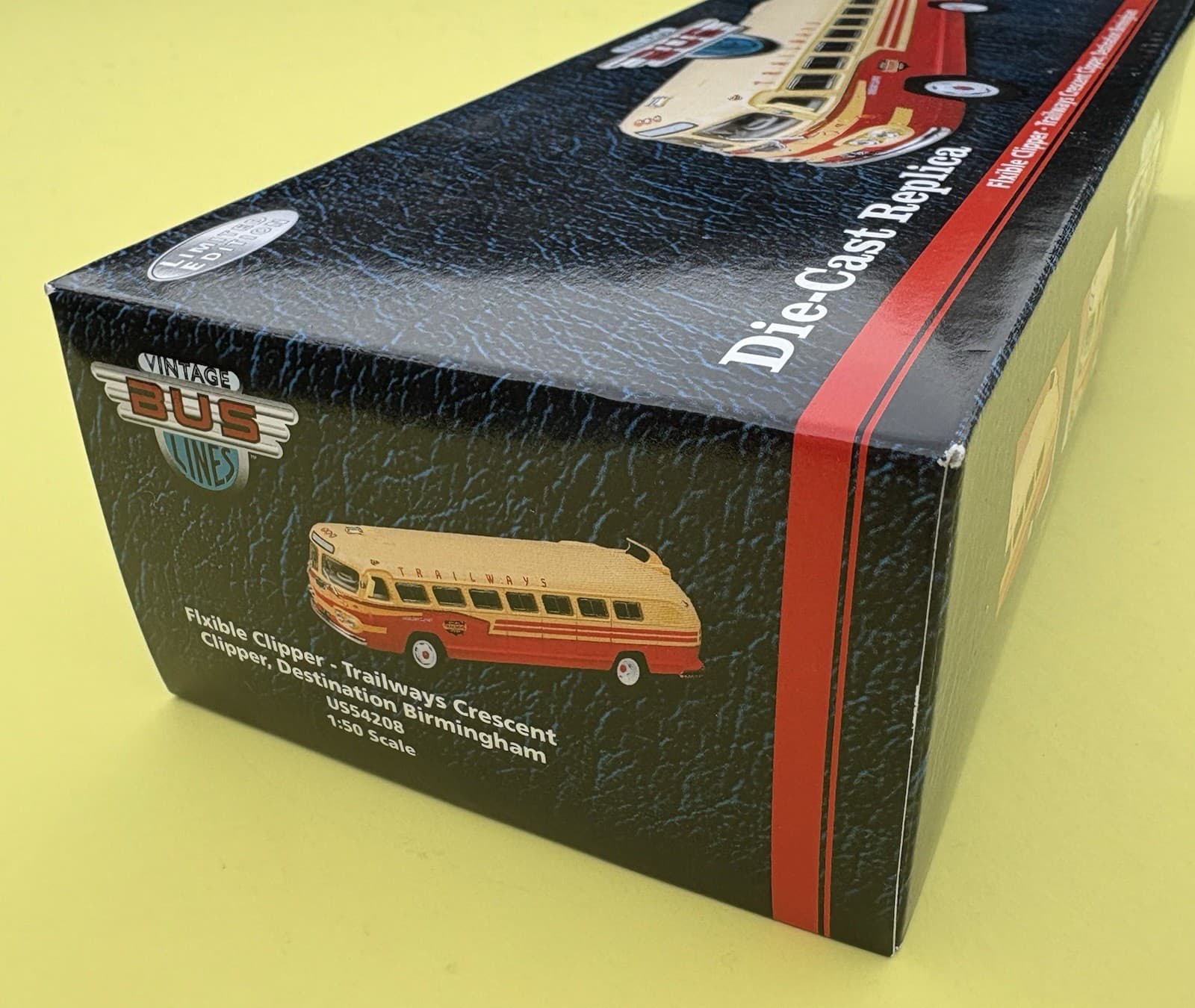 Corgi - Ltd Edition Trailways Crescent Clipper Bus 1:50 Scale, Dest: Birmingham 3