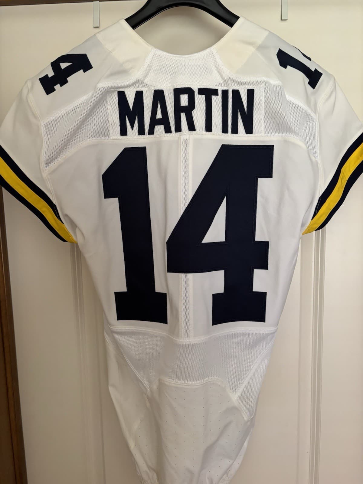 Michigan Wolverines Authentic Game Issued Used Jersey sz 40 rare QB cut. 5