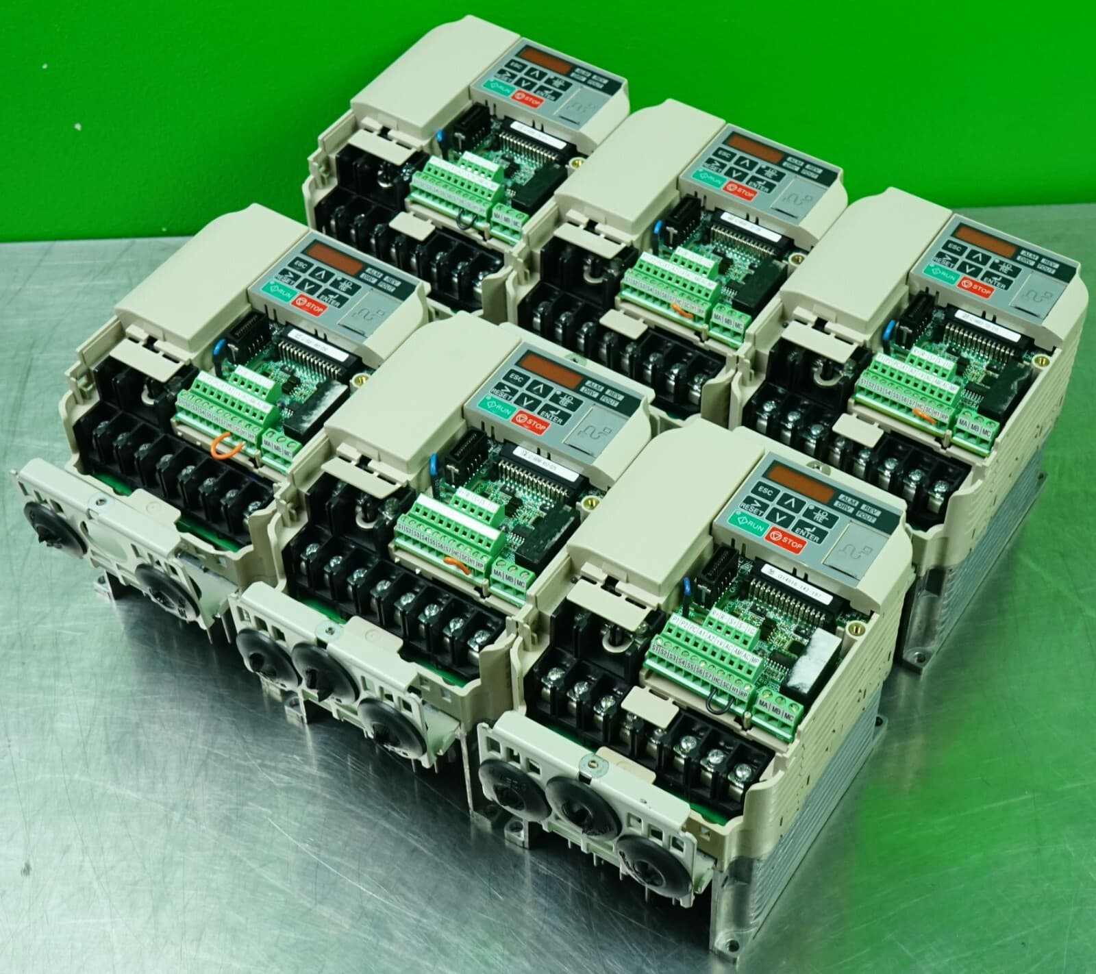 (1) Yaskawa CIMR-VU2A0010FAA V1000 Variable Frequency Drive Tested No Covers 3