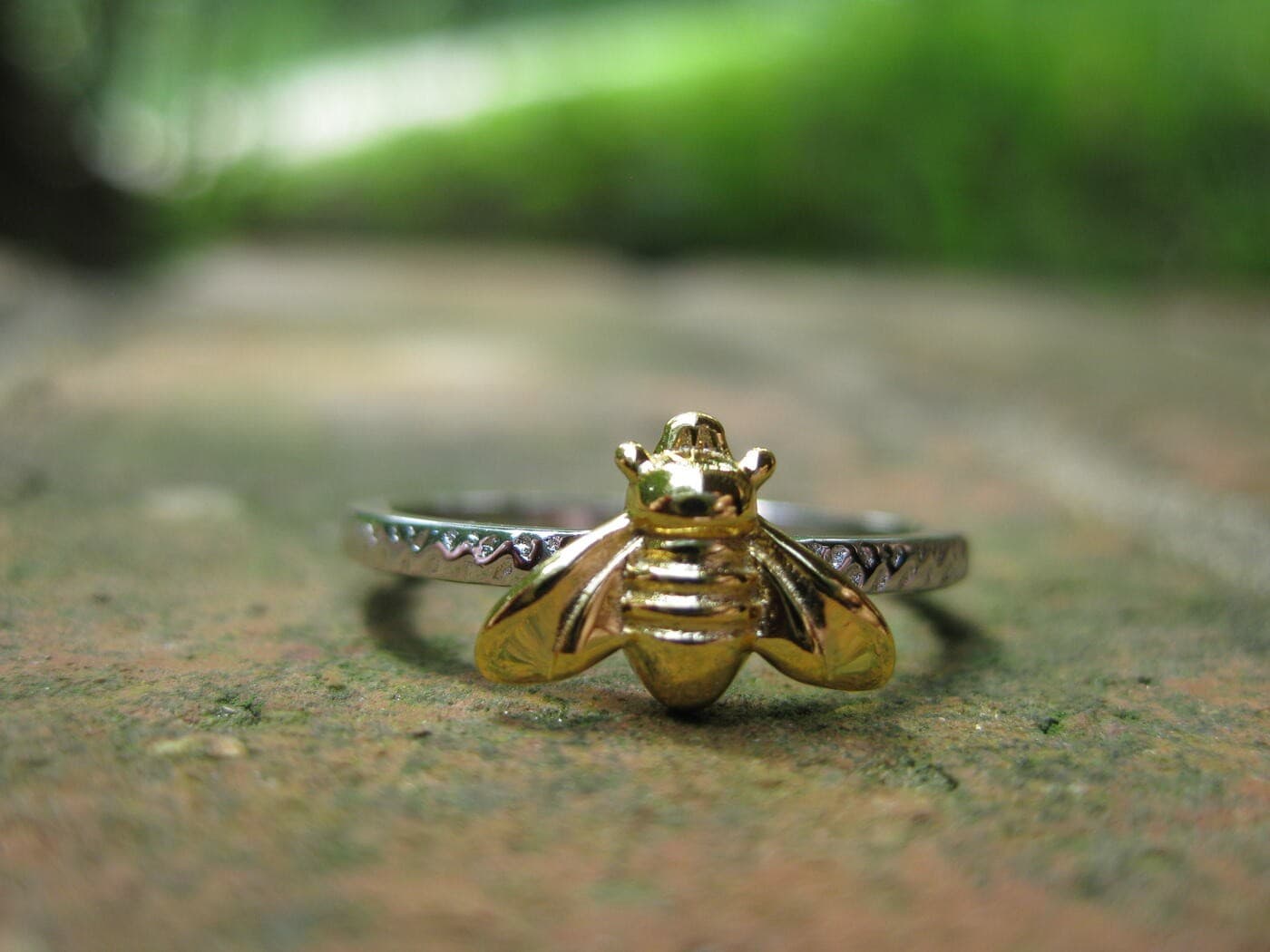 Metaphysical Queen Bee Djinn of Luxury and Extravagant Wealth 2