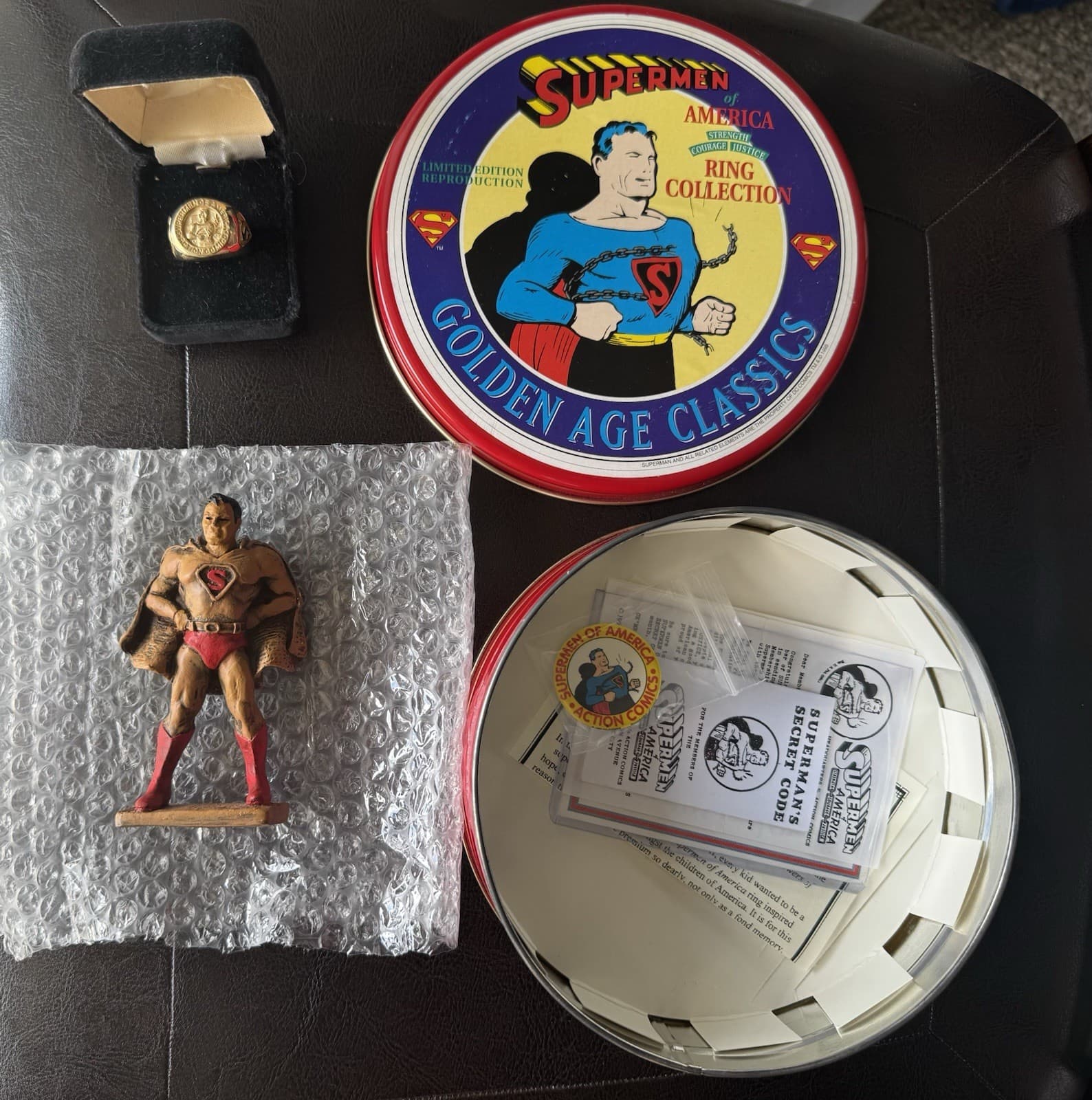 Superman 1995 Supermen Of America 10 Karat Gold Ring w/ Statue, Button & Tin 2