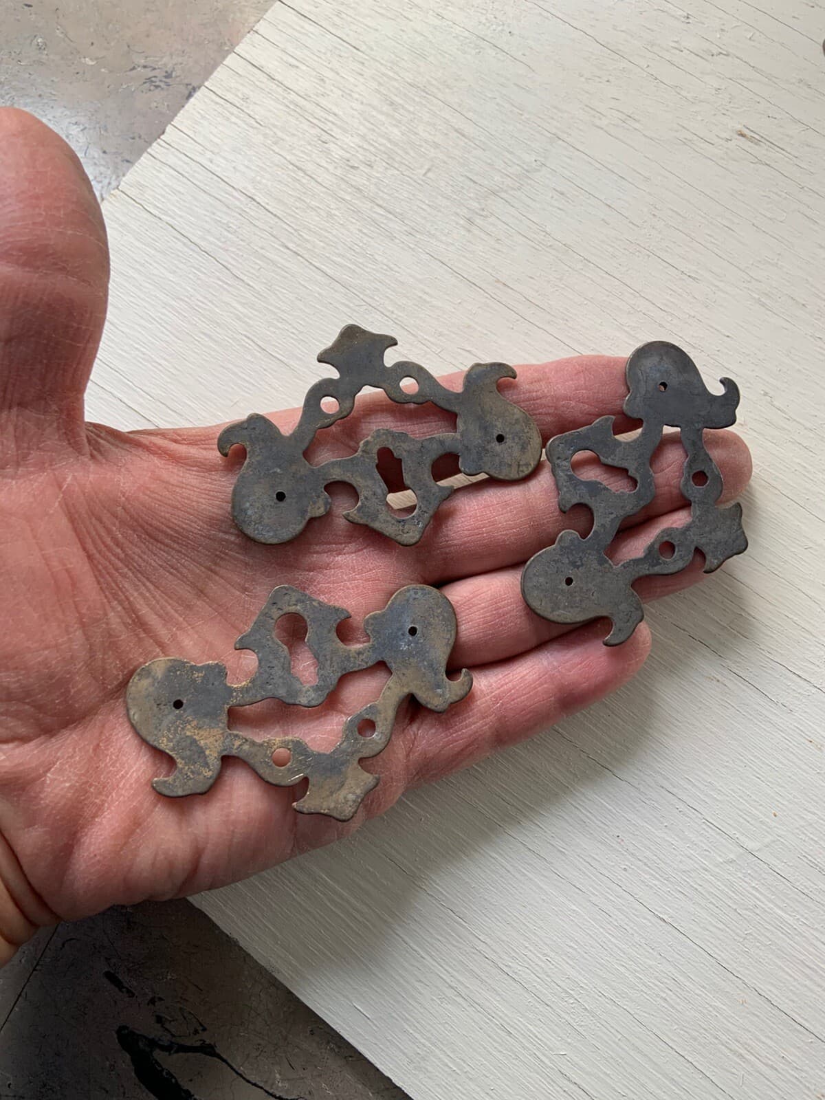 Group Of 10 Vintage Bat Wing Escutcheons Keyhole Covers ~  Likely Solid Brass 6