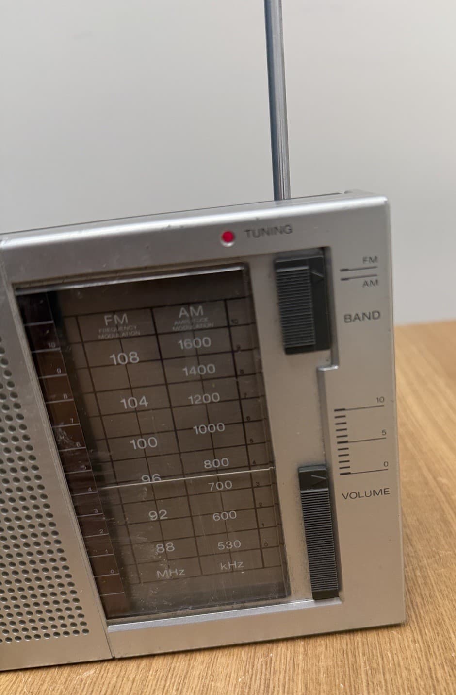 Sony ICF-710W AM/FM 2-Band Portable Radio Battery & AC Power - Cord Tested 4