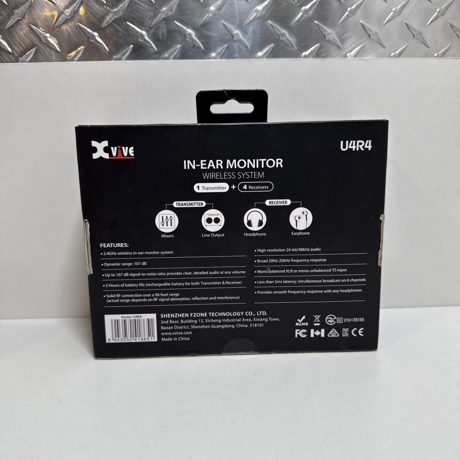 XVive U4R4 In-Ear Monitor Wireless System Transmitter One and Four Receiver 3