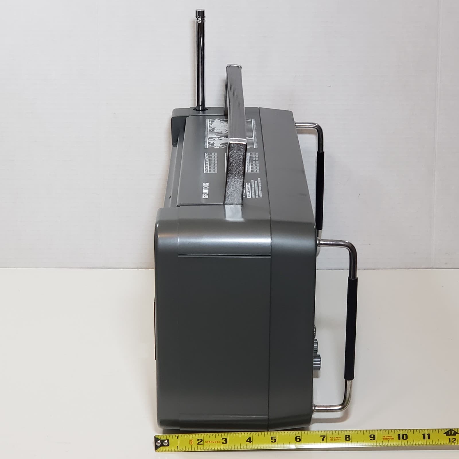 Grundig Satellit 800 Millennium Shortwave AM FM Radio Receiver w/Manual Adapter 6