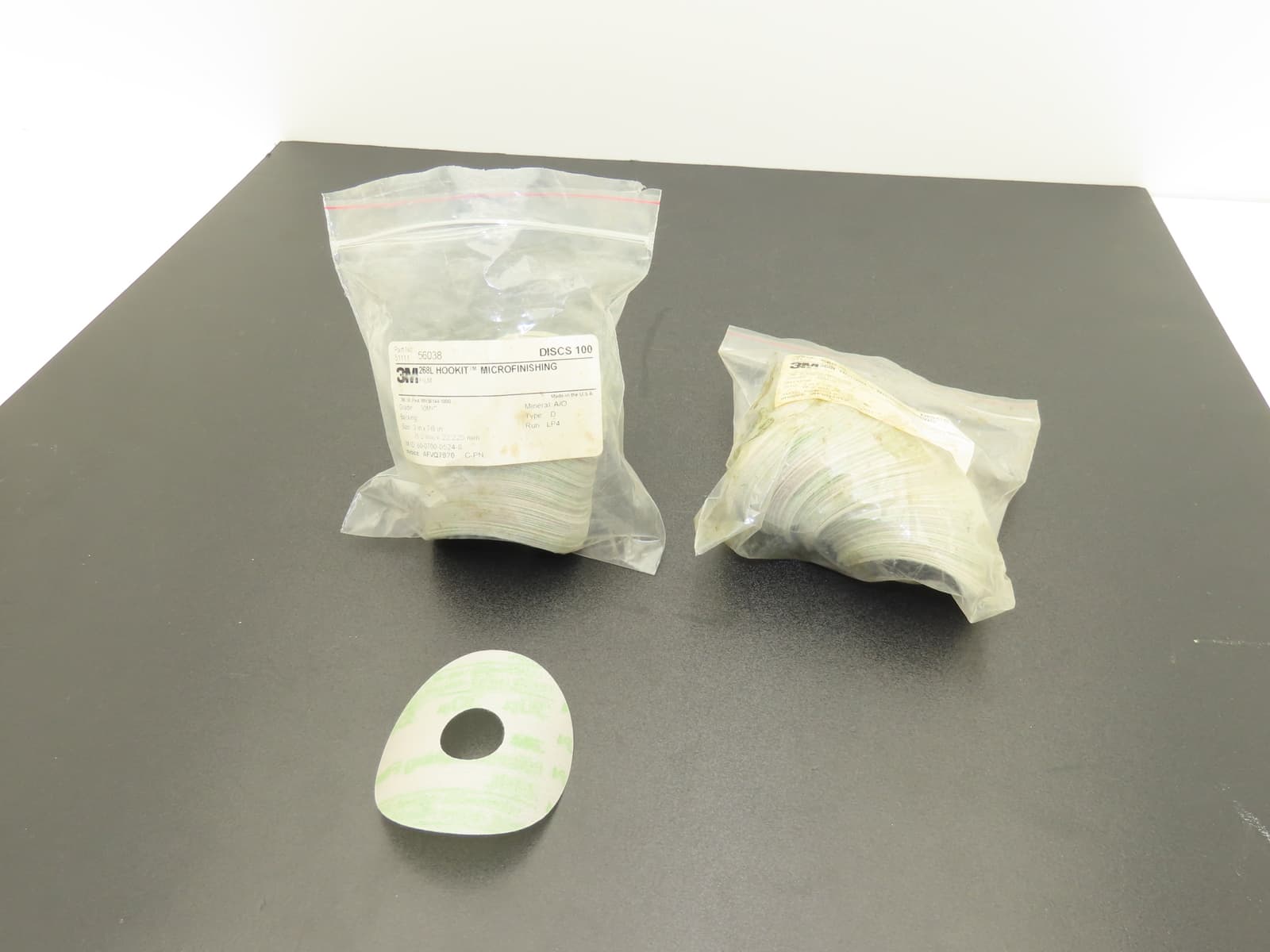 3M 268L Hookit II Microfinishing Discs 3"OD 7/8" ID 30mic Al Oxide Lot of 200