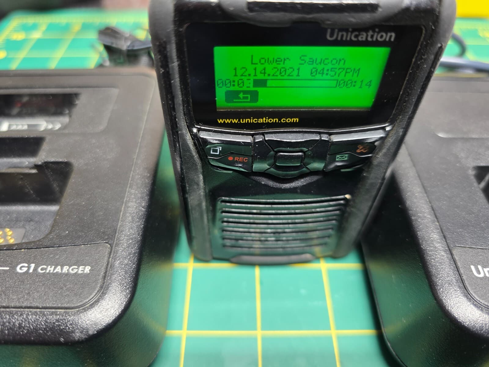 UNICATION G1 UHF PAGER RECEIVER w/ Charger and programmer  495-512 MHz USED 4