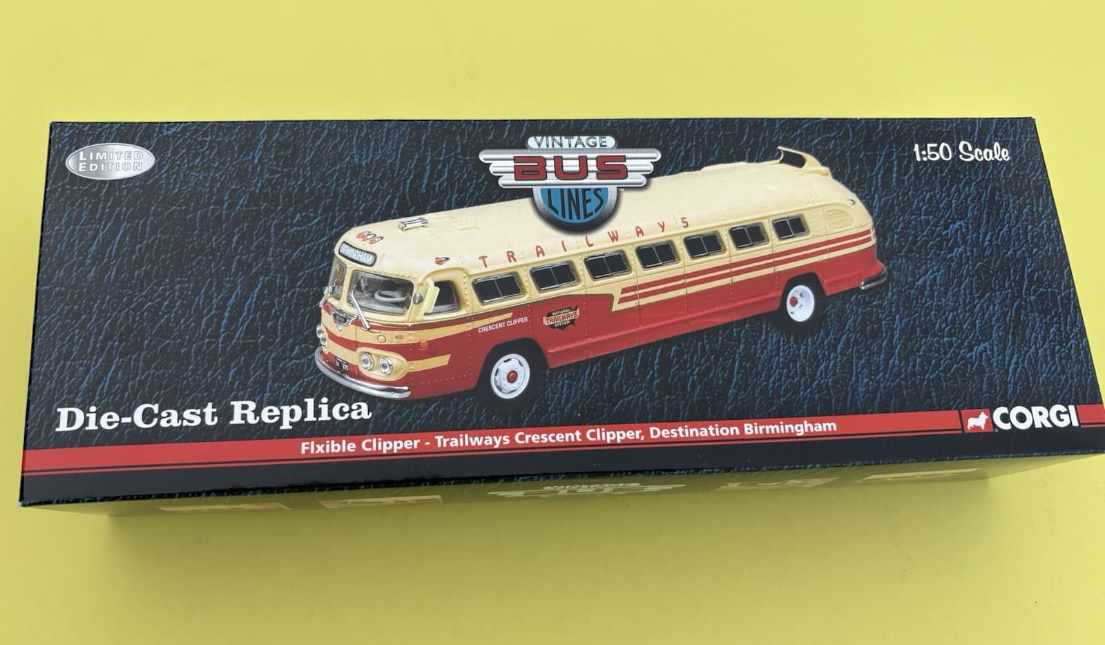 Corgi - Ltd Edition Trailways Crescent Clipper Bus 1:50 Scale, Dest: Birmingham 2