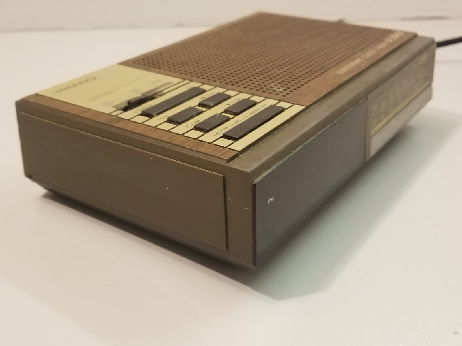 Magnavox Electronic Clock AM / FM  Radio D 3040 / 17S Tested Works 3