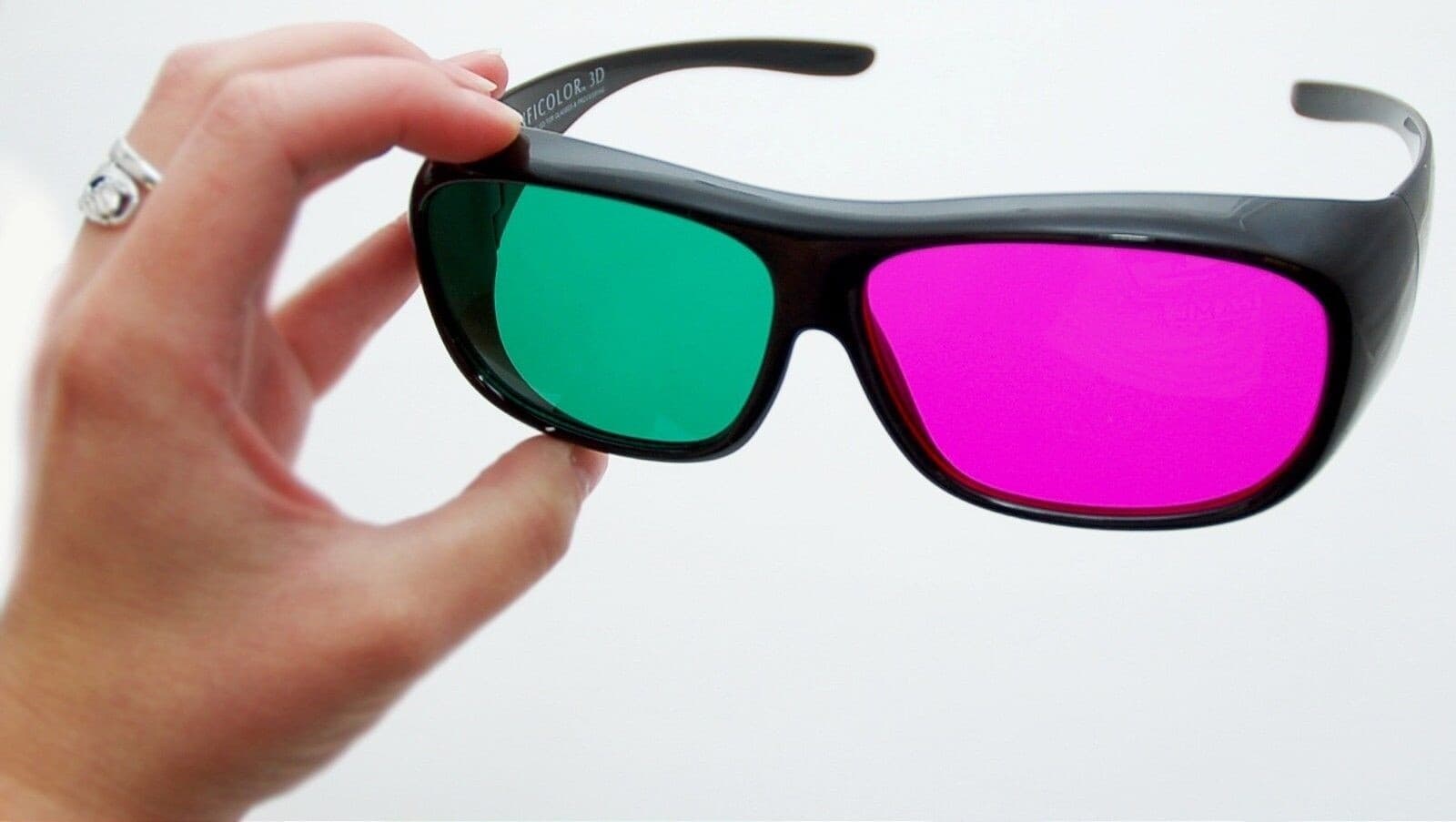 NEW TriOviz InfiColor 3D Glasses for PS3 Xbox 360 TV Assassins Creed Revelations 5