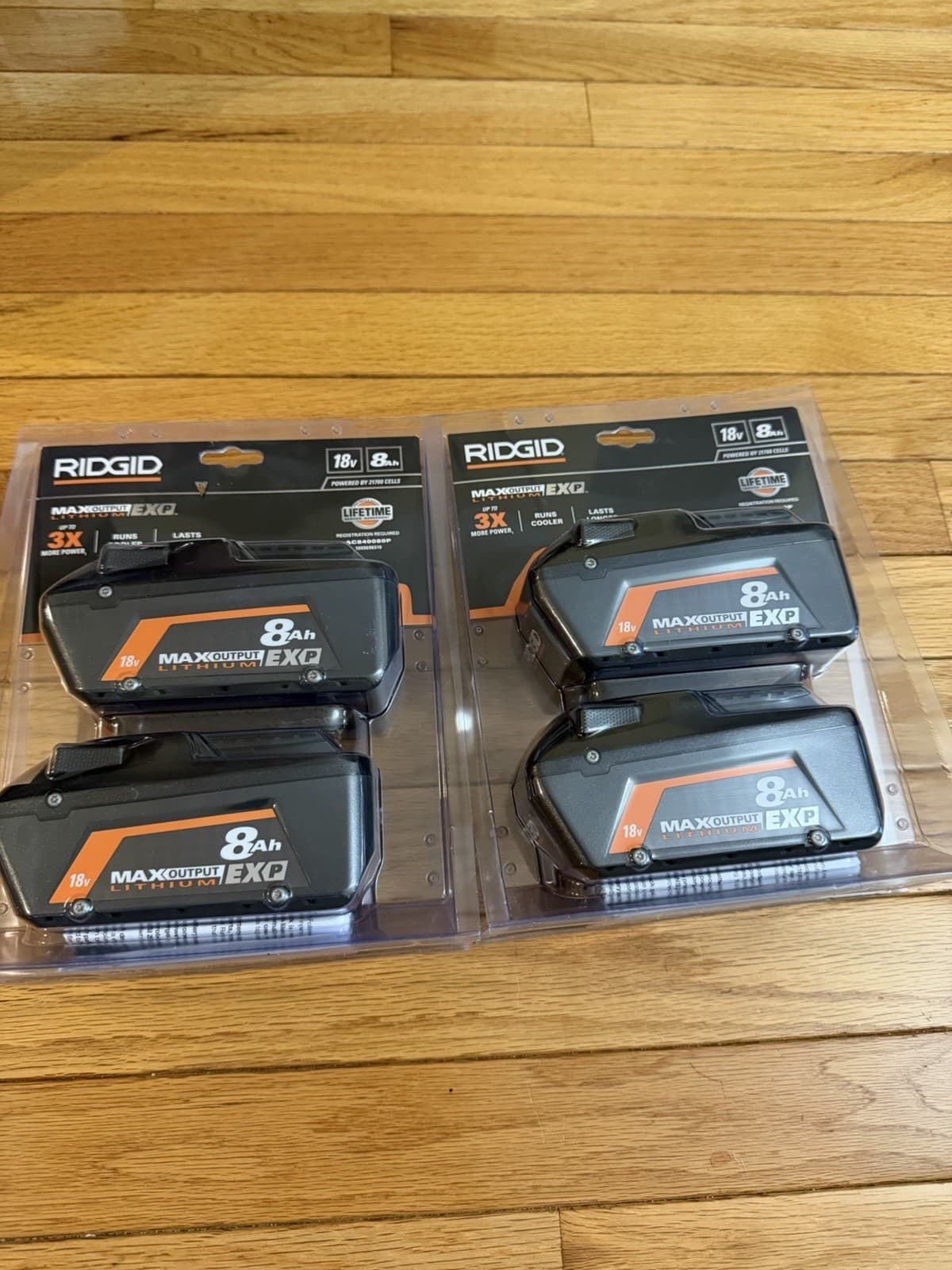 2 RIDGID 18V 8Ah LITHIUM BATTERY(SET  INVOUDES  4 BATTERY) 2