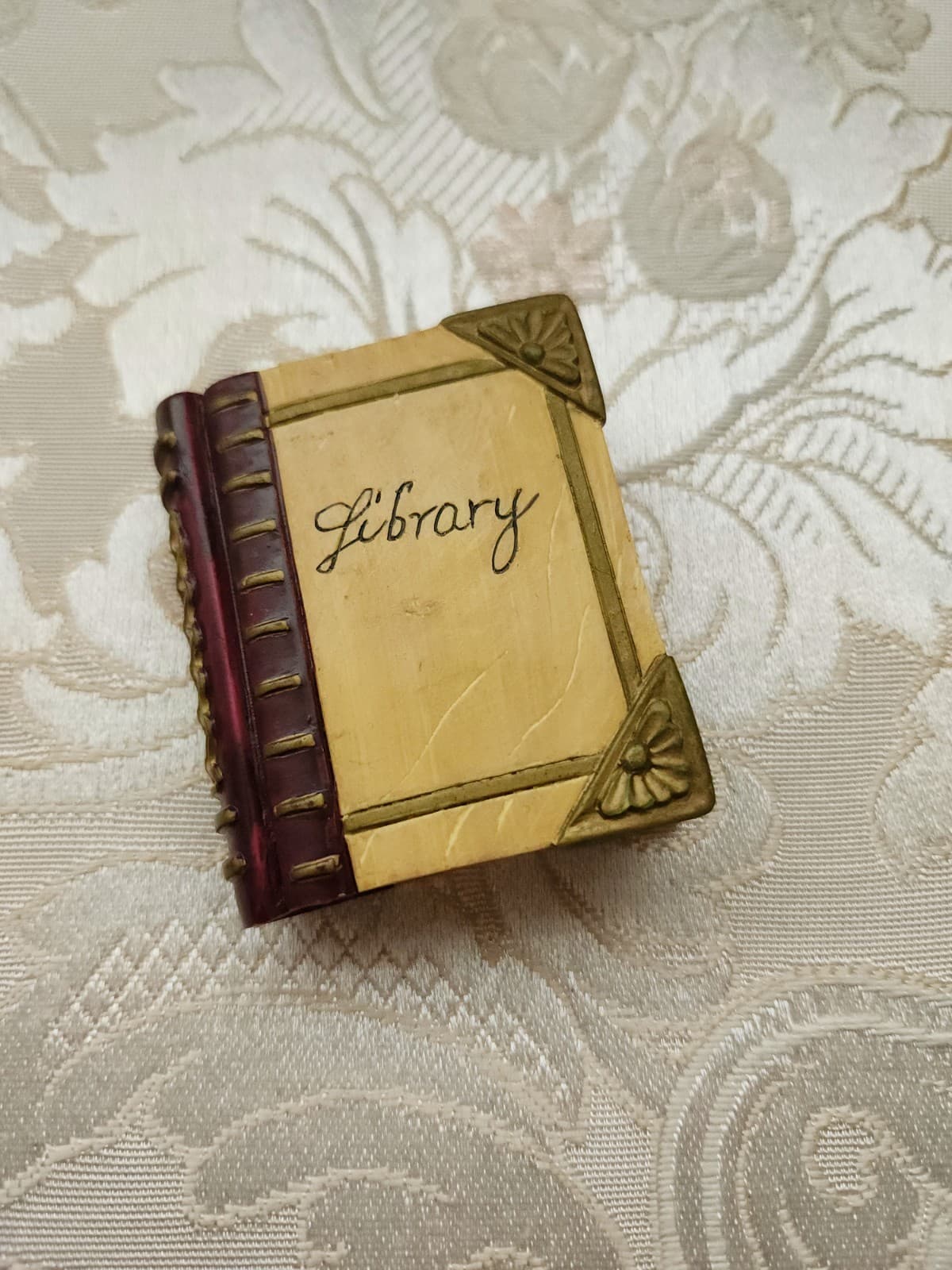 Antique / Vintage Novelty Book Shape Tape Measure Sewing Collectable Tool