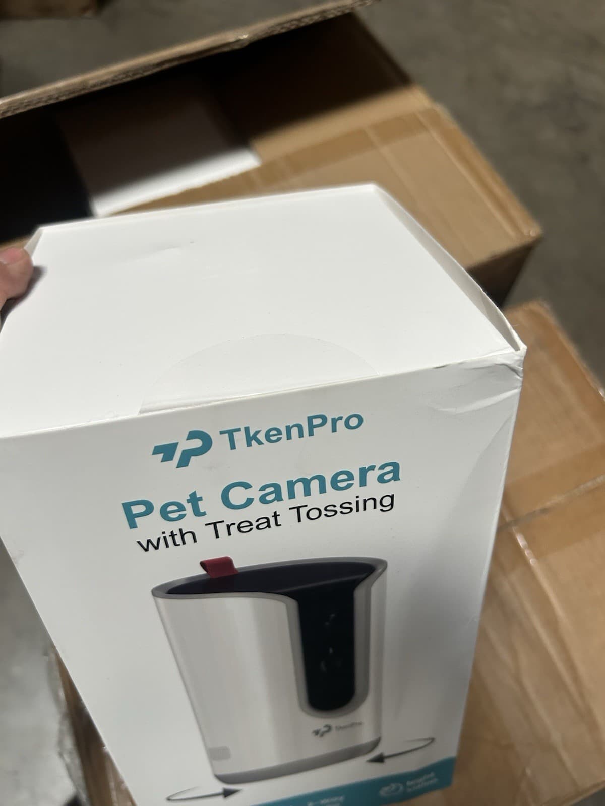 2K Pet Camera Treat Dispenser, 360°View Dog Camera with Phone App 5G&2.4G WiFi 6