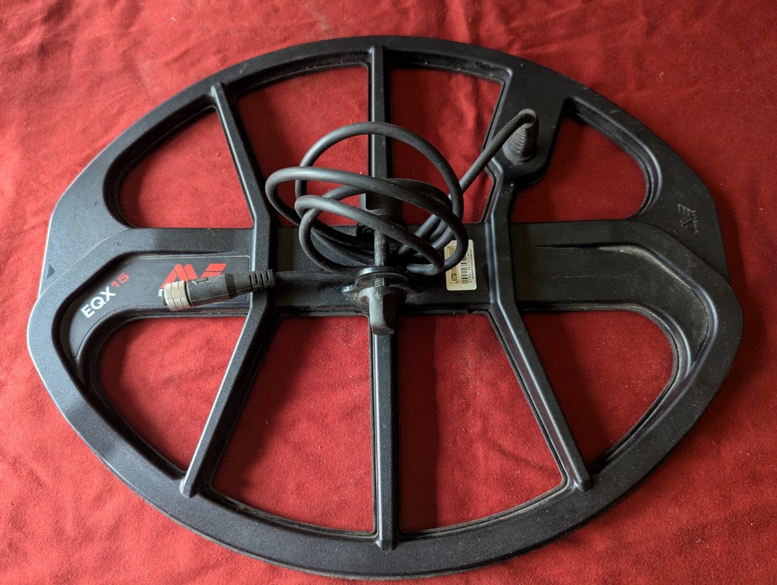 Minelab Equinox 900 Metal Detector - 3 Coils (6, 11, & 15x12) & 2 Lower Shafts 4