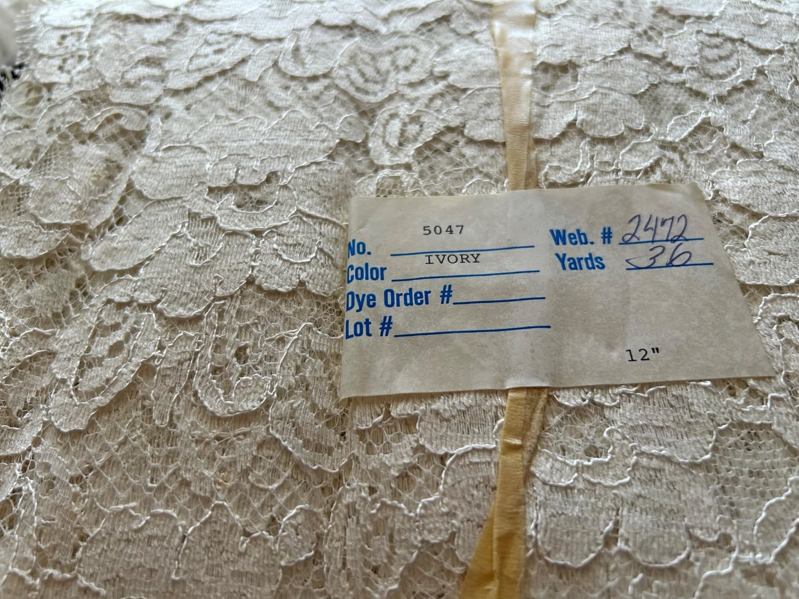 36 Yards Vintage Eyelash Lace NOS on Orig Bolts 10-12" Wide Bridal Ivory  Black 3