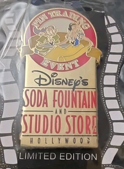 DISNEY DSF NIGHTMARE BEFORE CHRISTMAS PIN EVENT SNOW WHITE AND DOPEY PIN LE 300 2