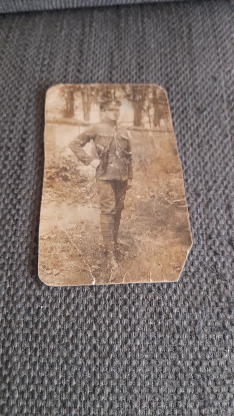 GREAT WAR BRITISH SOLDIER, WITH SIDEARM