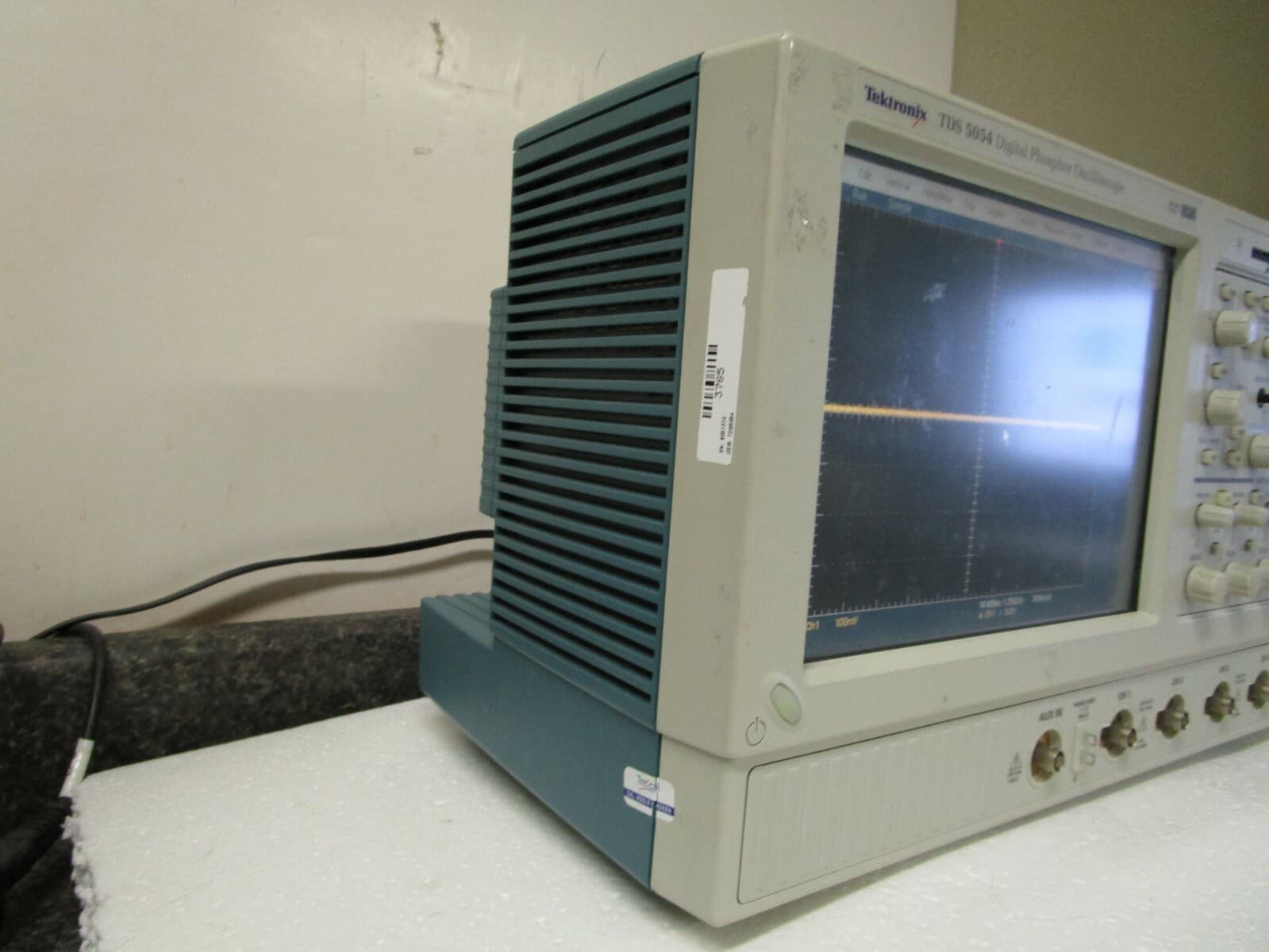 Tektronix TDS 5054 Digital Phosphor Oscilloscope with Option 2M 2A 3