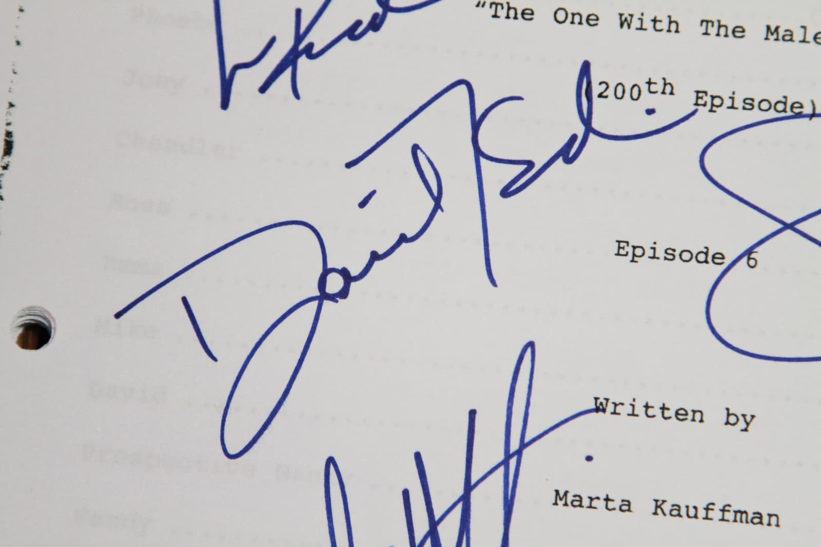 FRIENDS Full CAST signed script Jennifer ANISTON Courtney COX SCHWIMMER 5