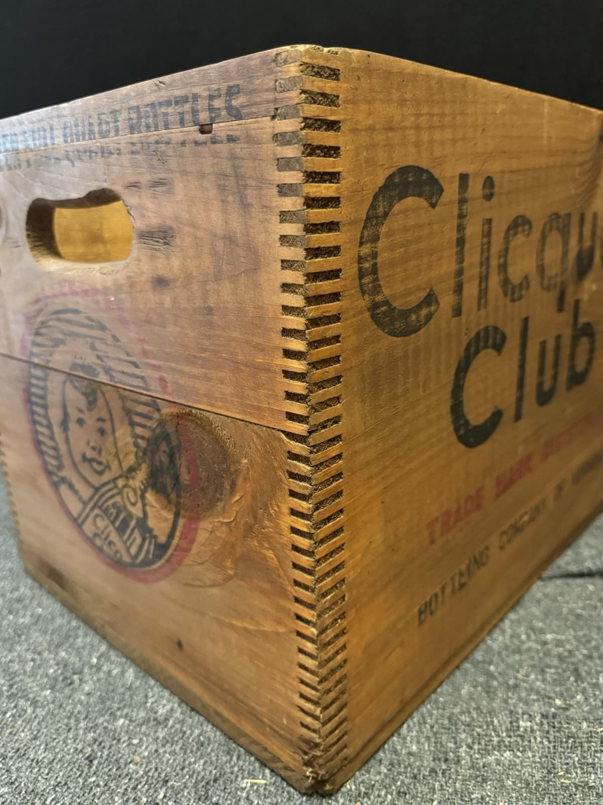 Vintage Clicquot Club Wood Crate Dovetail Early Soda Box 16.75x12.5x12.75 VT 5