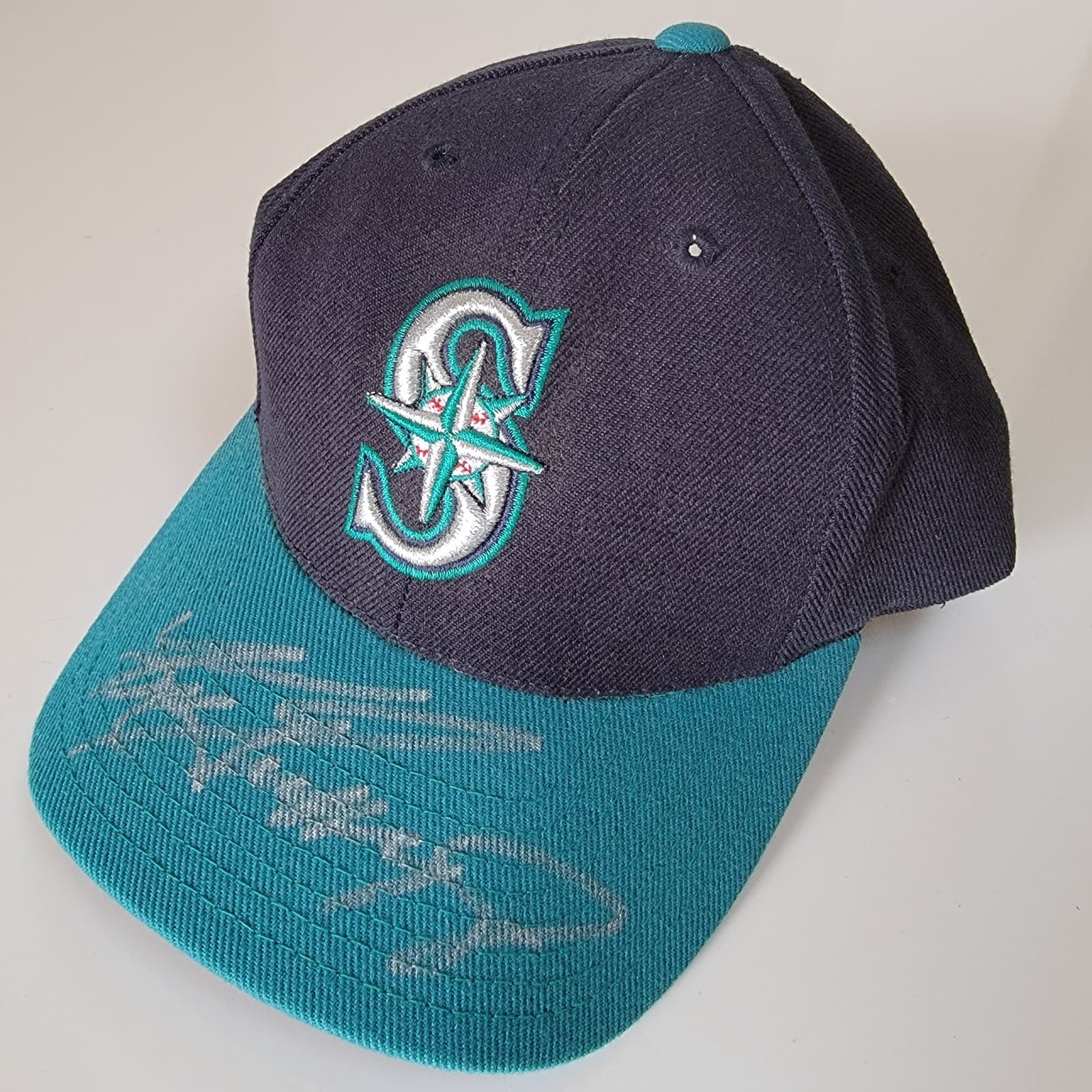 Ken Griffey Jr~ 2000 ~Signed Baseball Hat /Cap w/COA 2