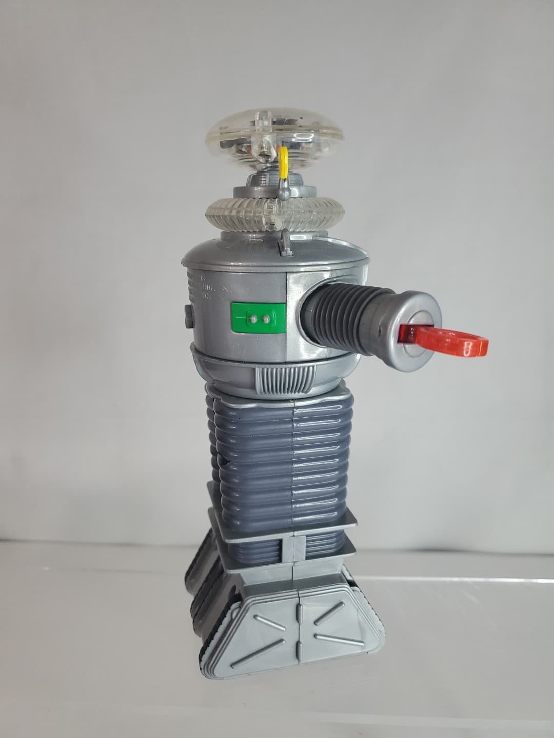 Trendmasters Lost In Space Electronic Lights & Sounds B9 Robot Figure 1998 4