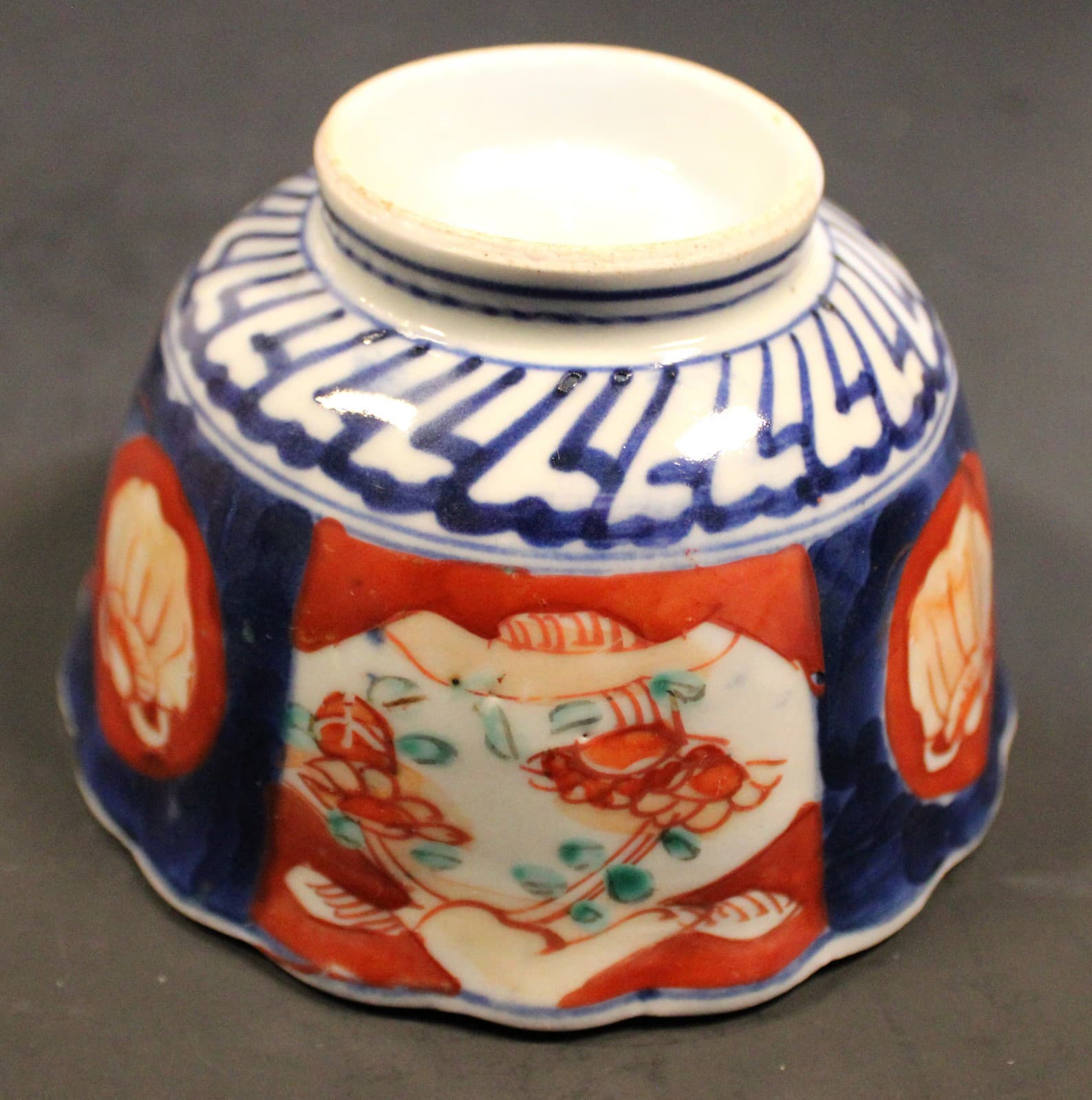 Antique Japanese Imari Porcelain Bowl – Scalloped Rim – Hand-Painted – Meiji Era 6