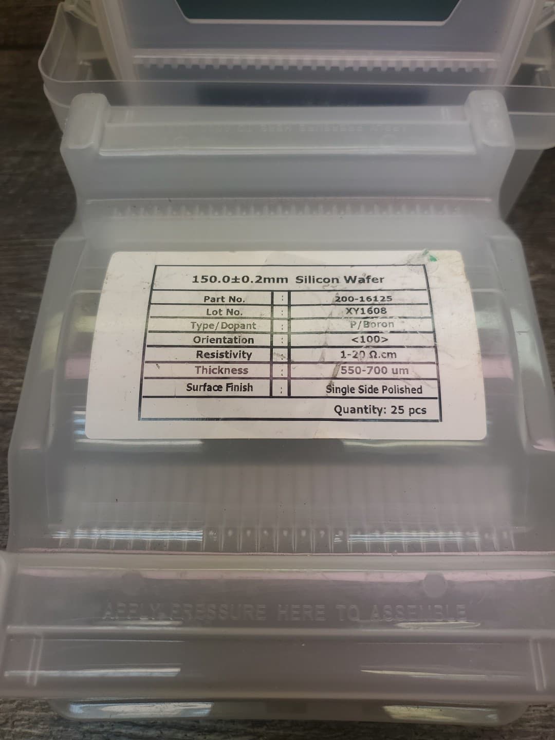 6-in 150.0 0.2 mm P/B High Purity Silicon Wafer Case Single side polished 25 Pcs 3