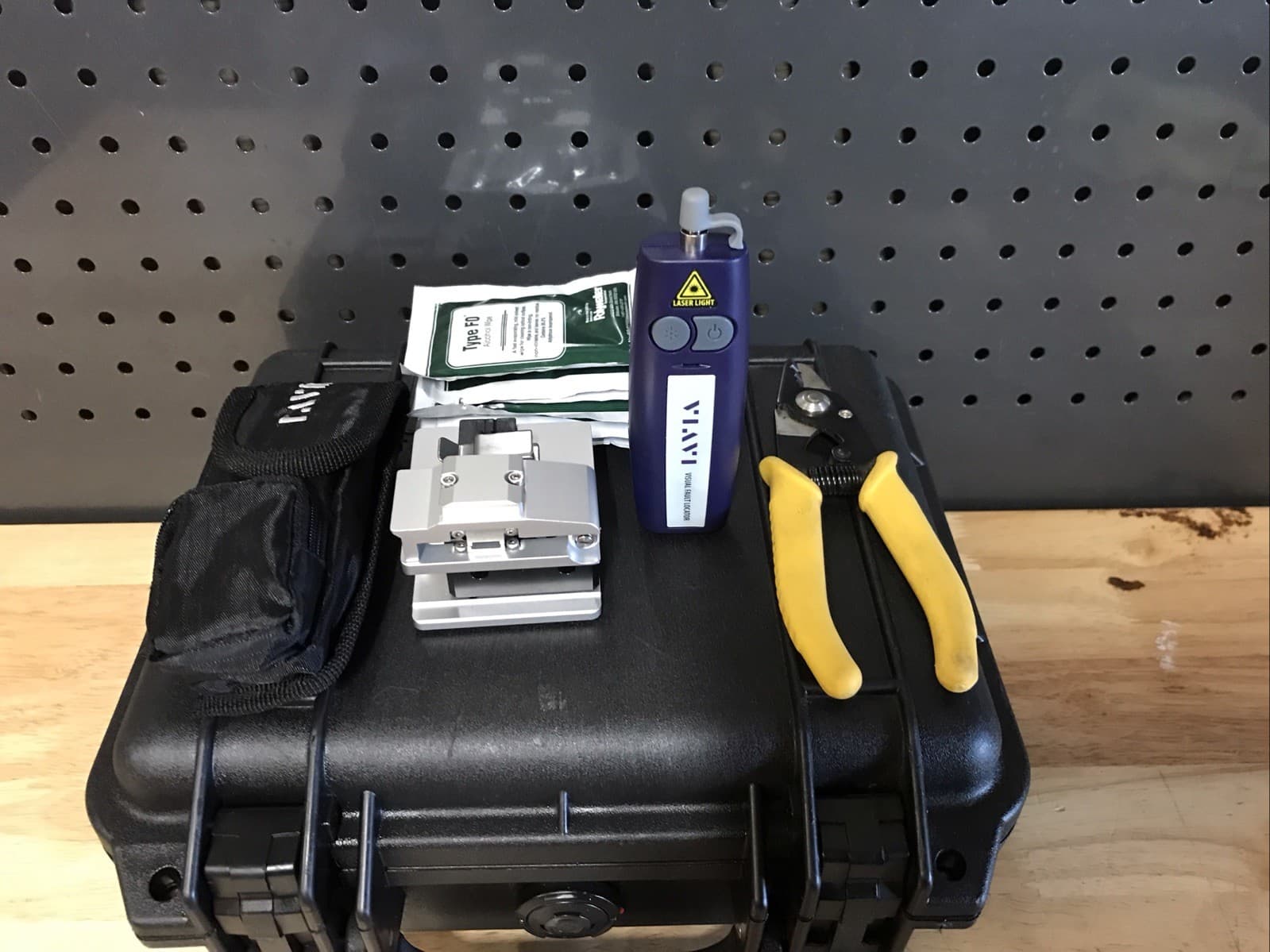 PRECISIÓN FIBER OPTIC CUTTER AND VIAVI FFL-050 Visual Fault Locator  4