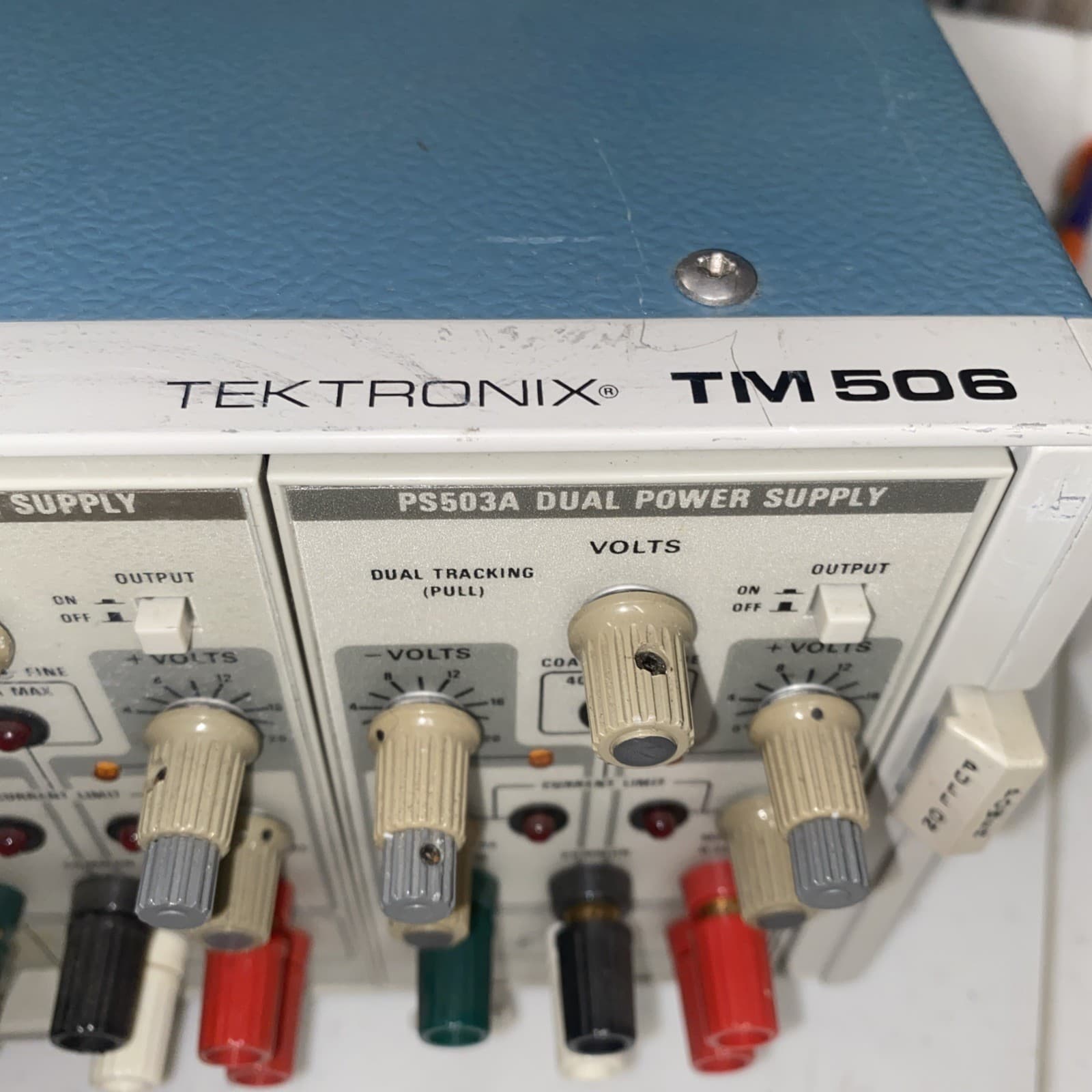 Tektronix TM506  Dual  Power  Supply 2