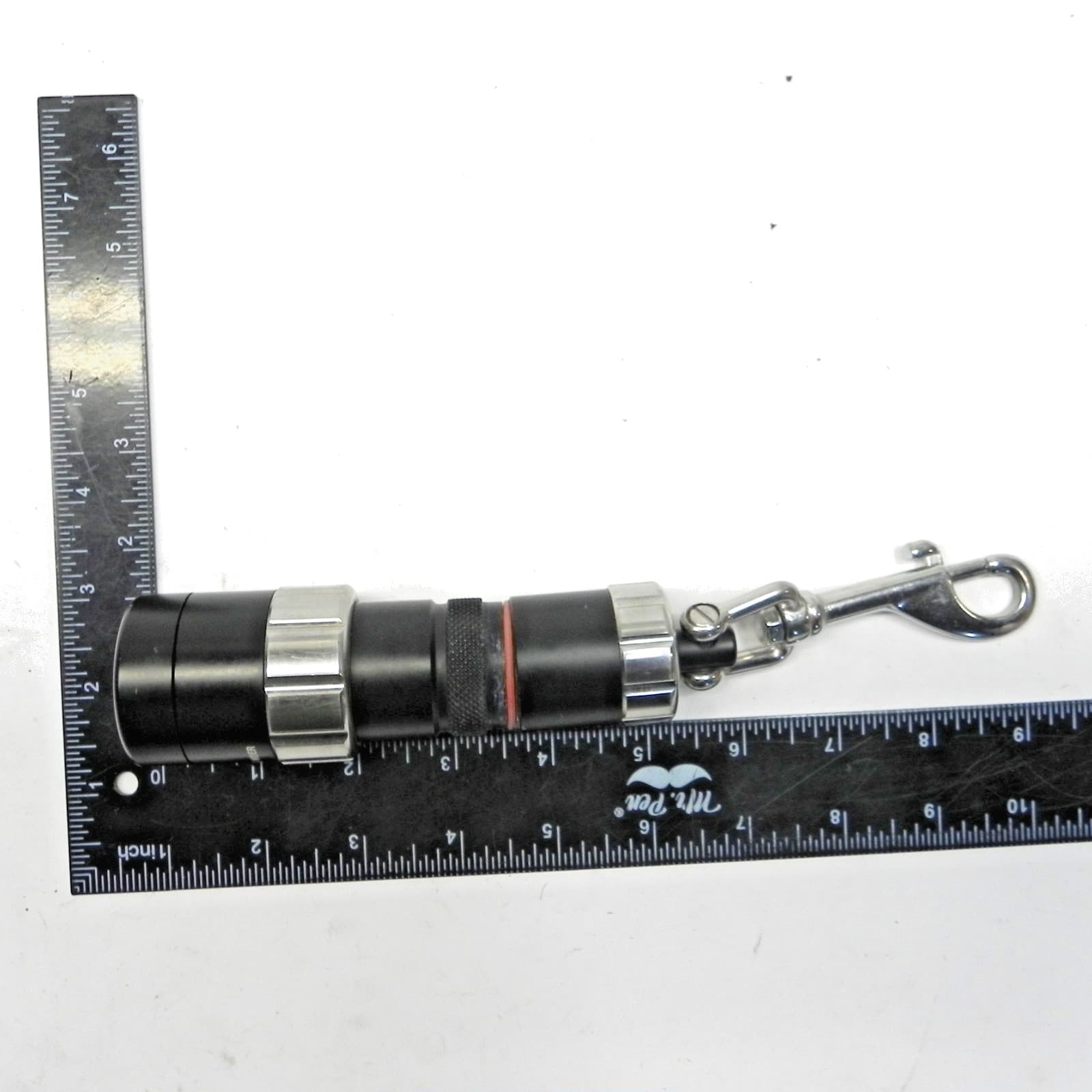 HIGHLAND THUG UNDERWATER DIVE FLASHLIGHT USED BATTERY LEAKED UNTESTED 2