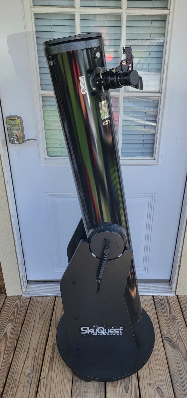 Orion SkyQuest XT 6 Dobsonian Reflector Telescope With Mount  2