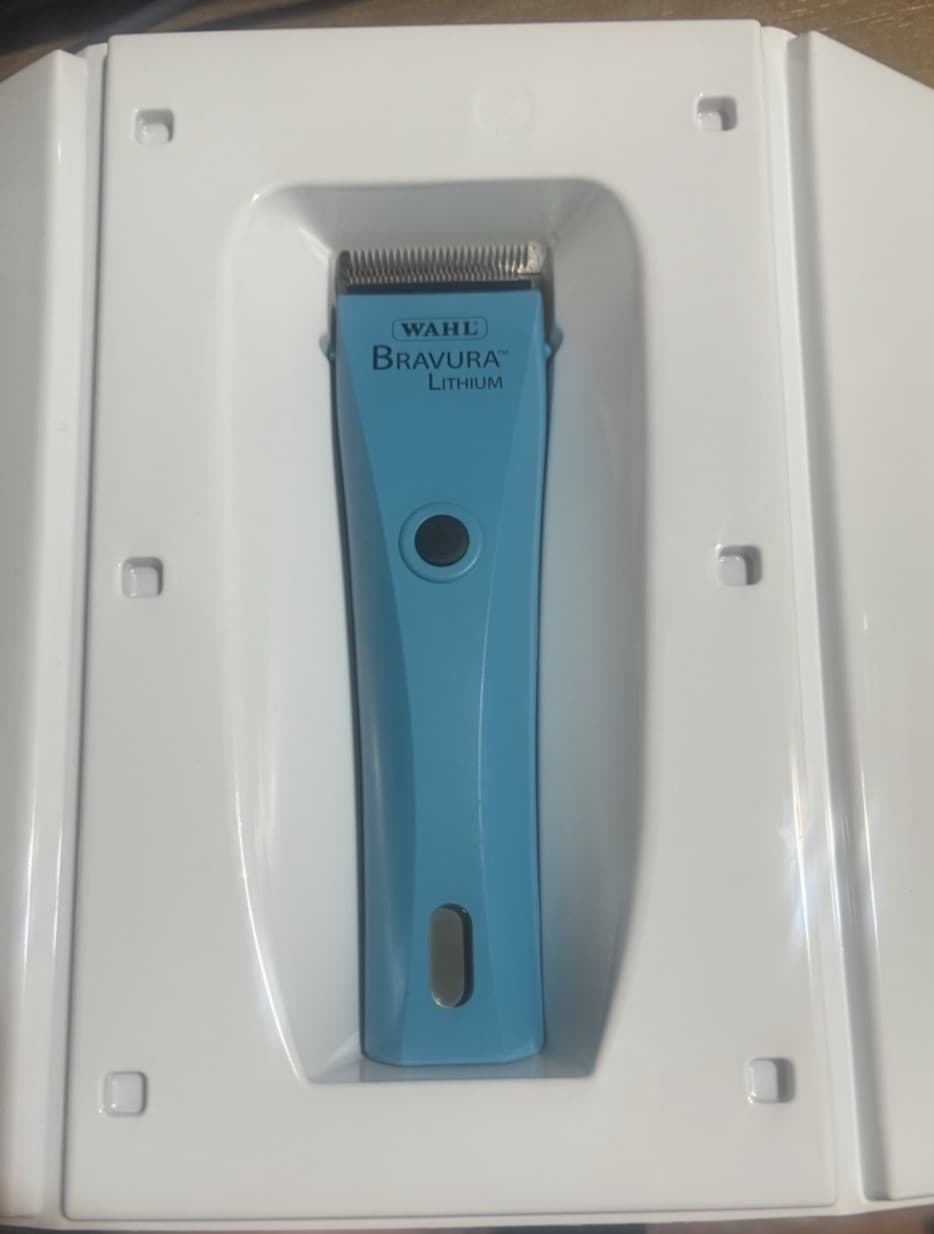 Wahl Bravura Pro Lithium Cordless Animal Clipper Turquoise -lightly used 4