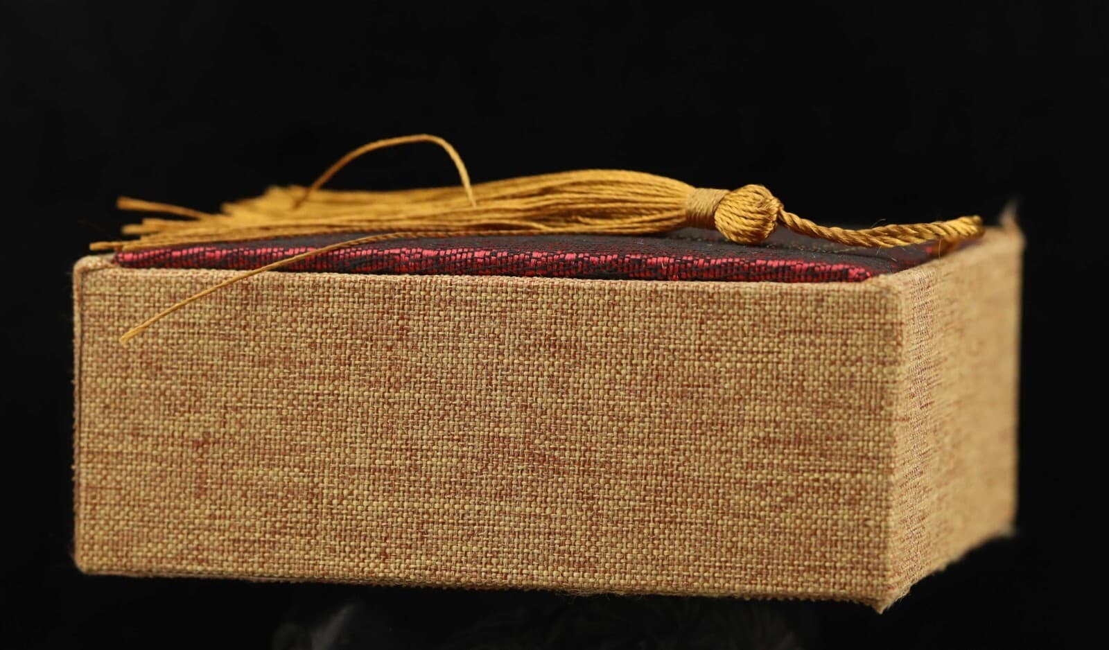 China words silk gift pendant box 2