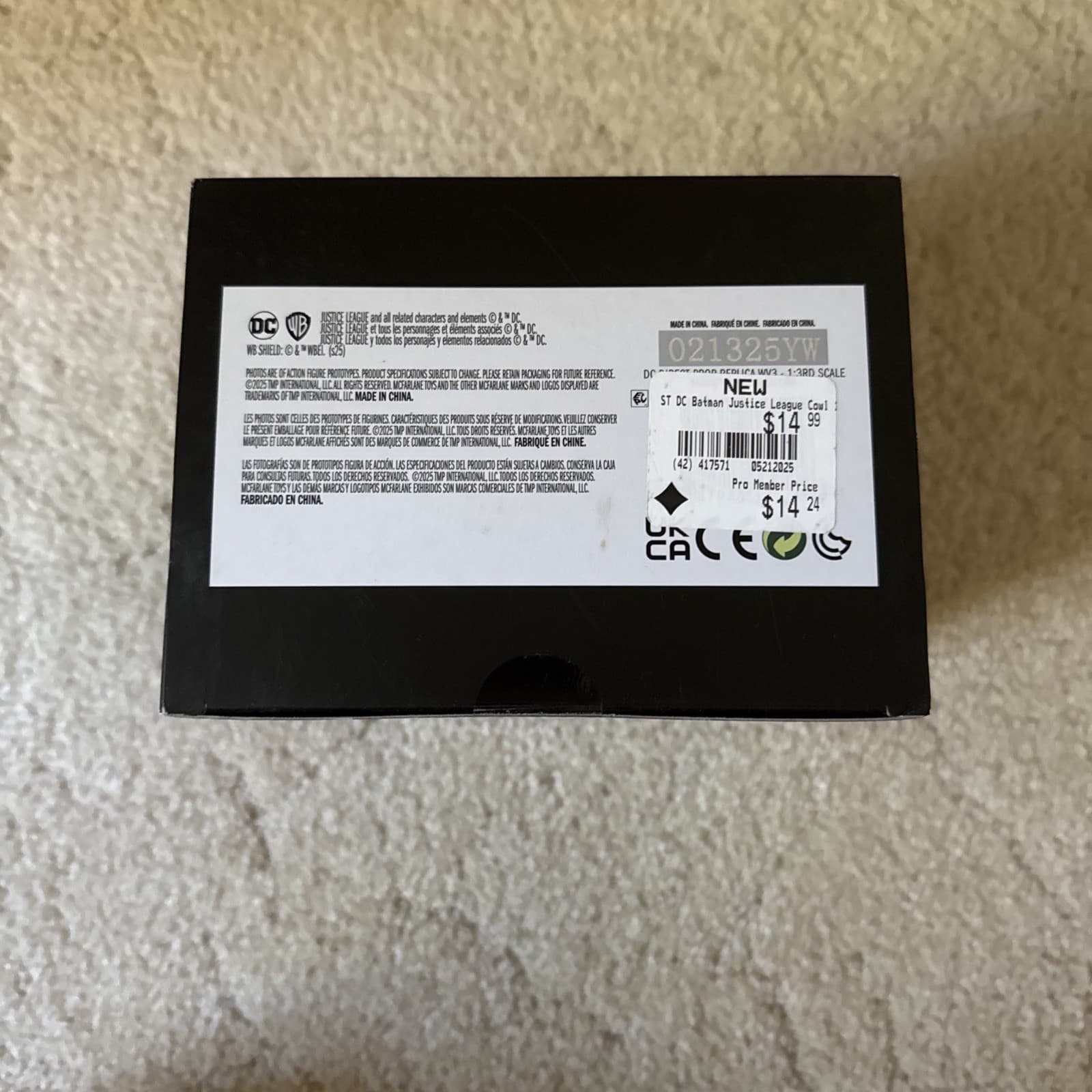 McFarlane DC Direct Prop Batman 1:3 Scale Justice League 2017 Cowl DAMAGED BOX 6