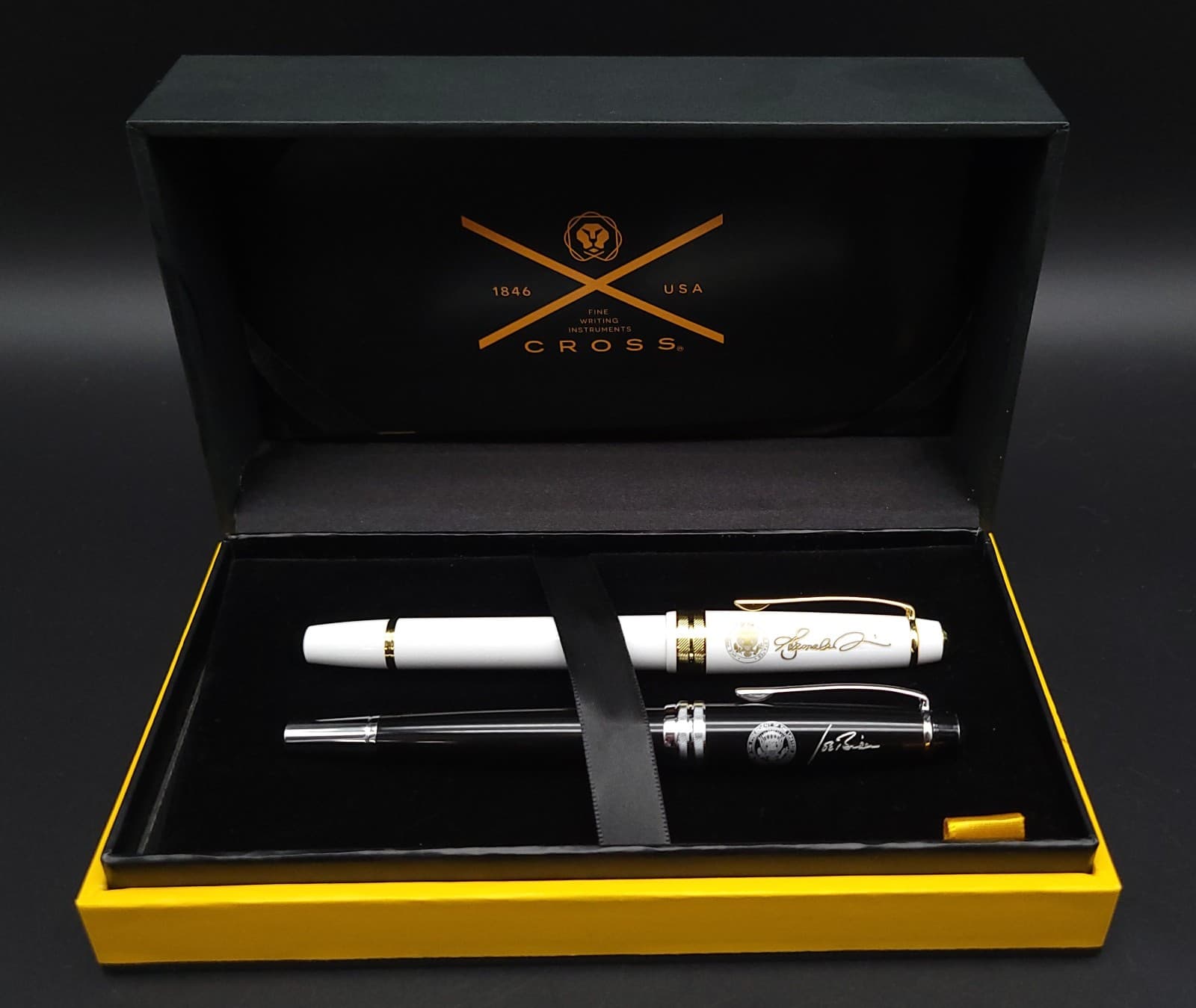 President Joe Biden & VP Kamala Harris Signed Cross Gift Pen Set - White House