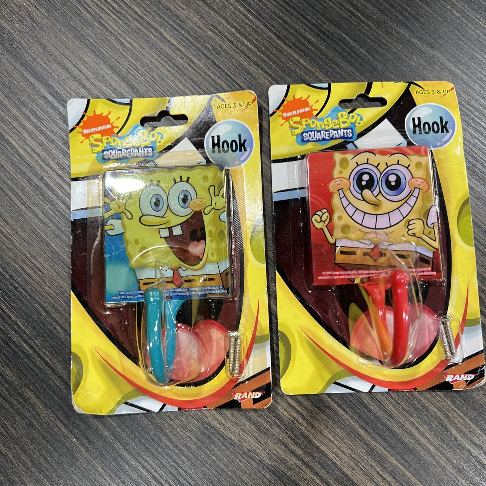2009 Nickelodeon SpongeBob Squarepants Wall Hook RED/Teal Lot Of 2