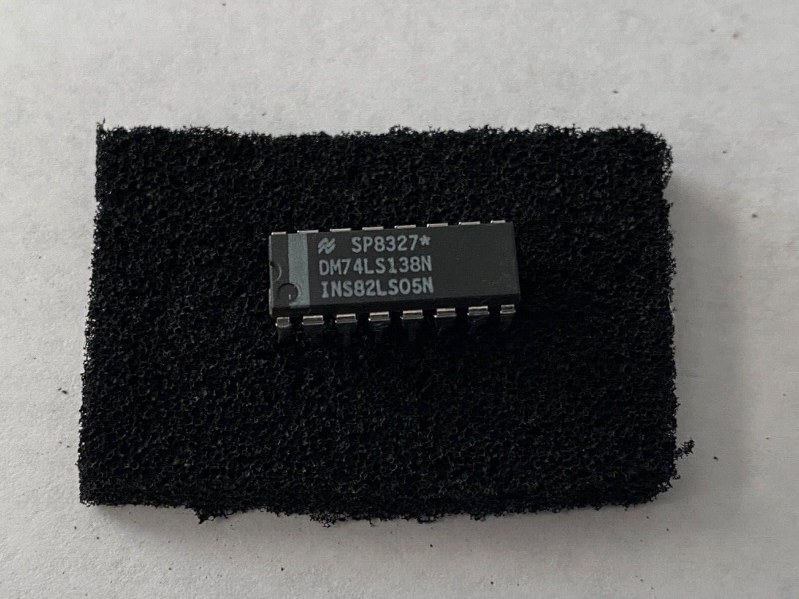 National DM74LS138N 3-line to 8-line decoder/demultiplexer integrated circuit 2
